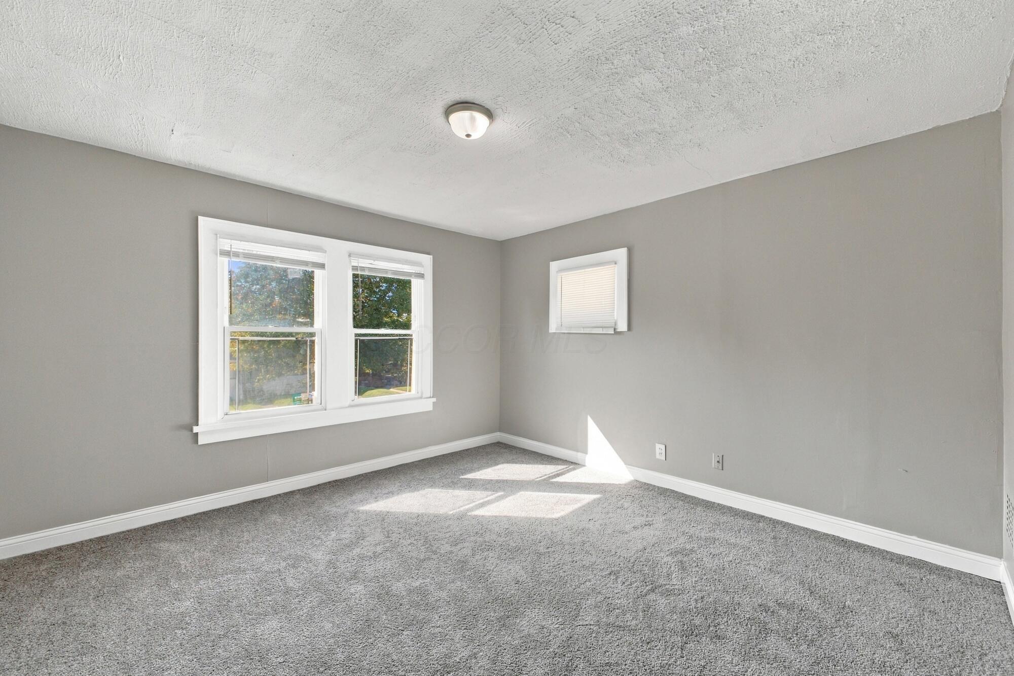 616-618 S Ogden Avenue Property Photo 37