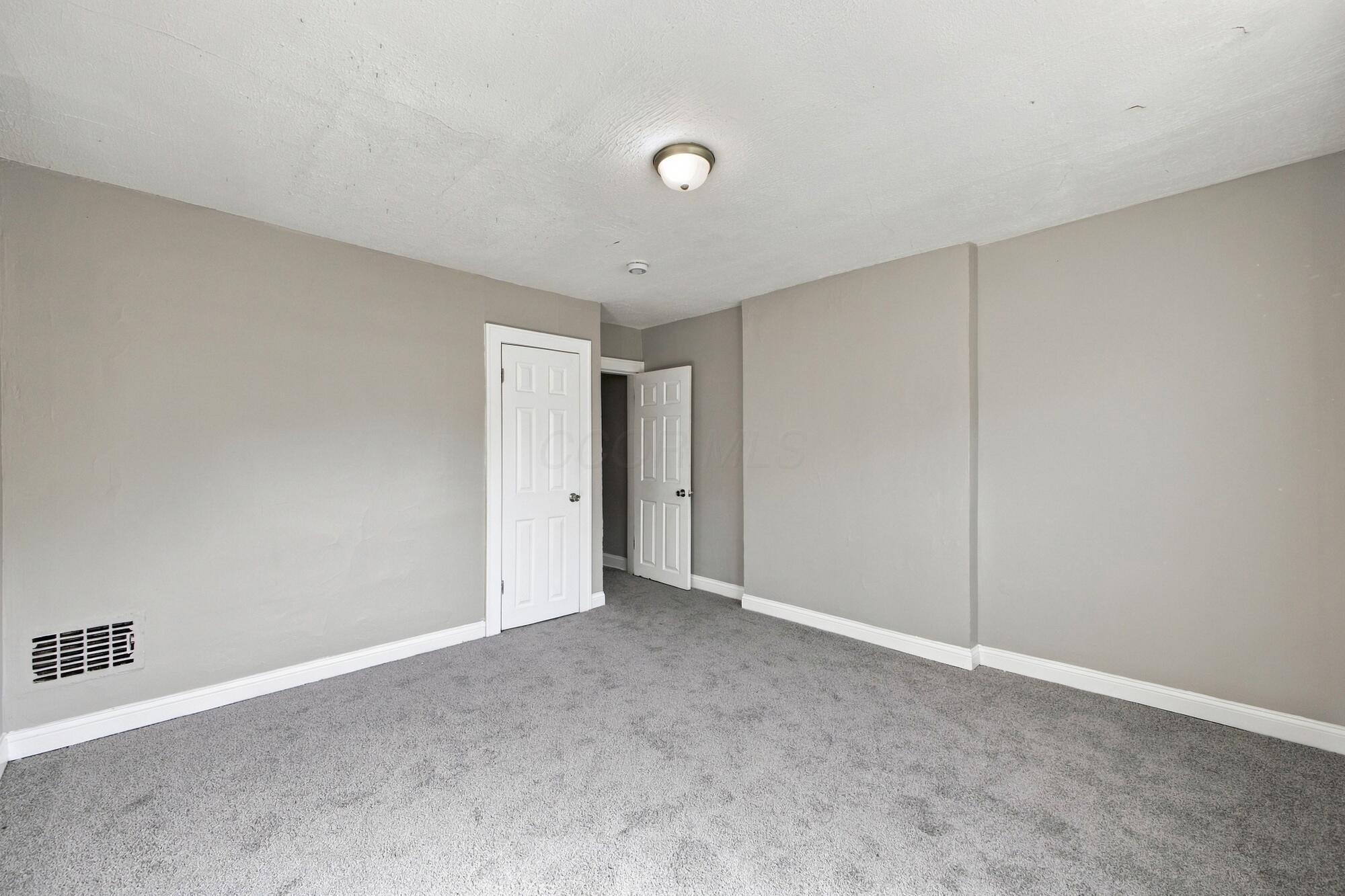 616-618 S Ogden Avenue Property Photo 50