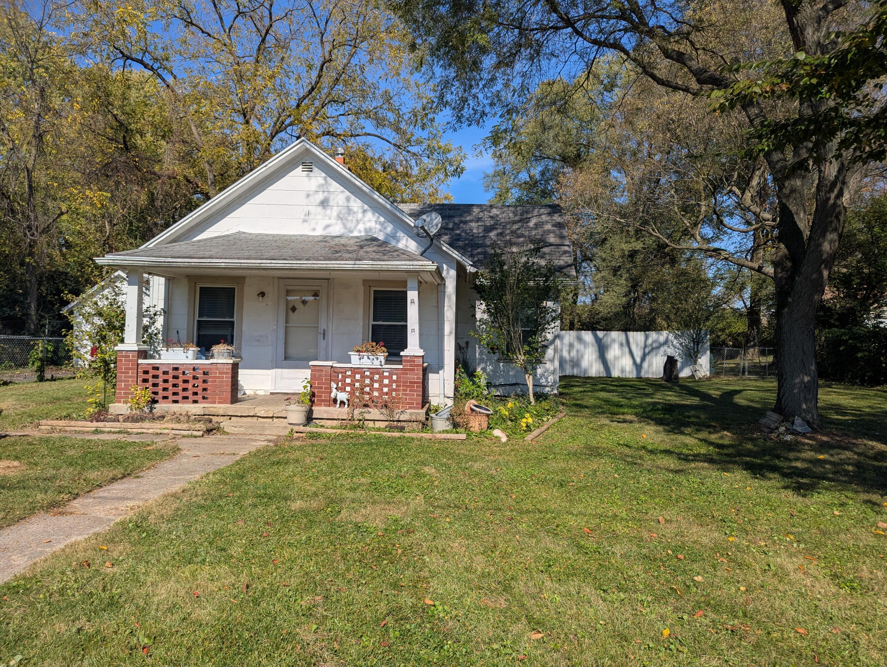 2744 Sunset Avenue Property Photo 2