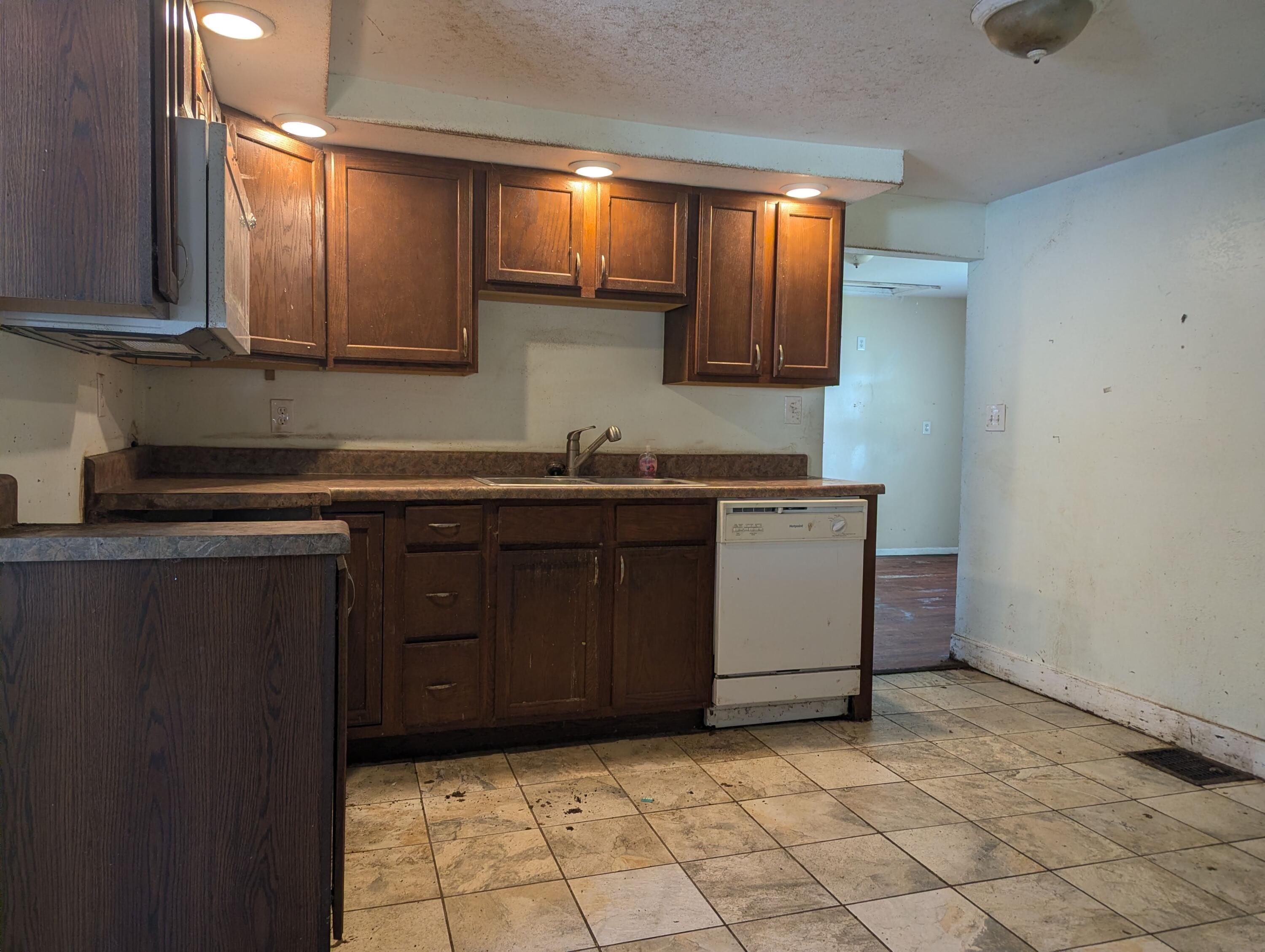 2744 Sunset Avenue Property Photo 6