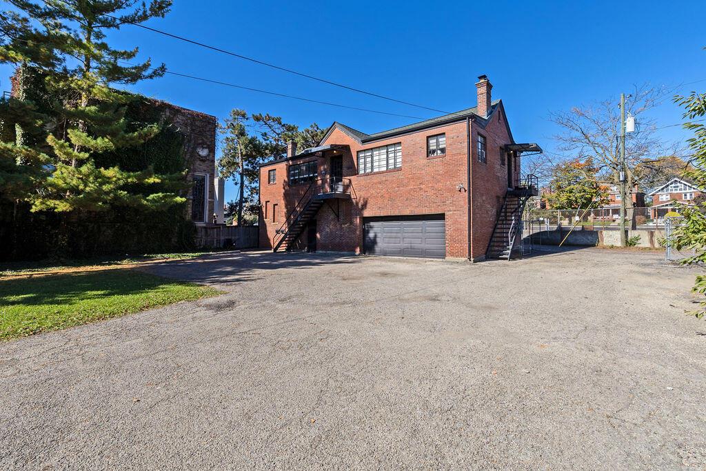 226040063 Property Photo 14