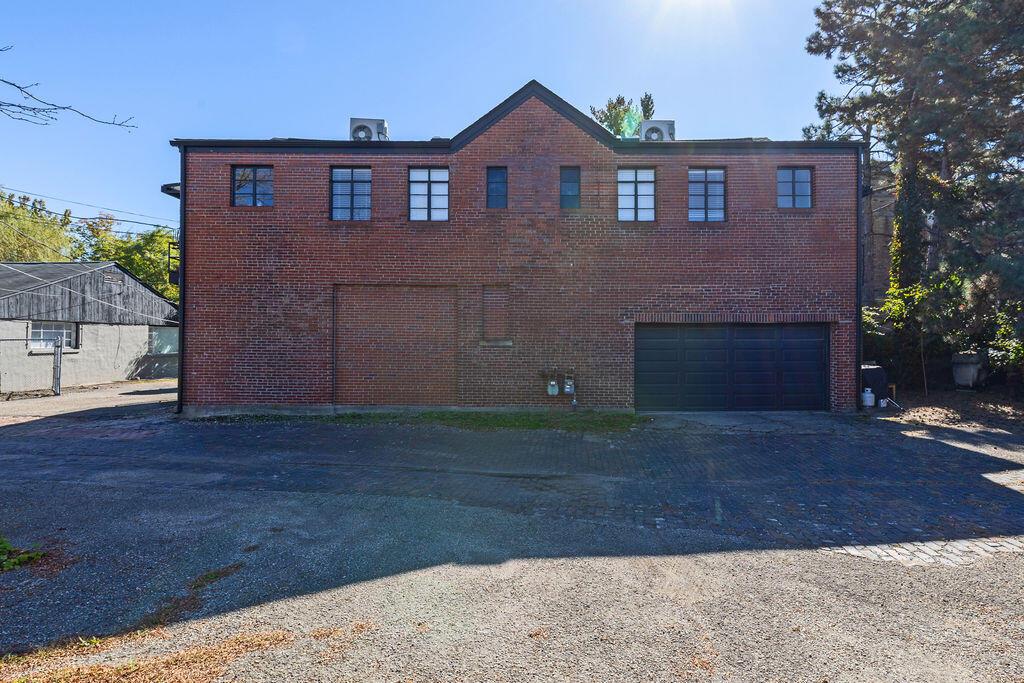 226040063 Property Photo 17