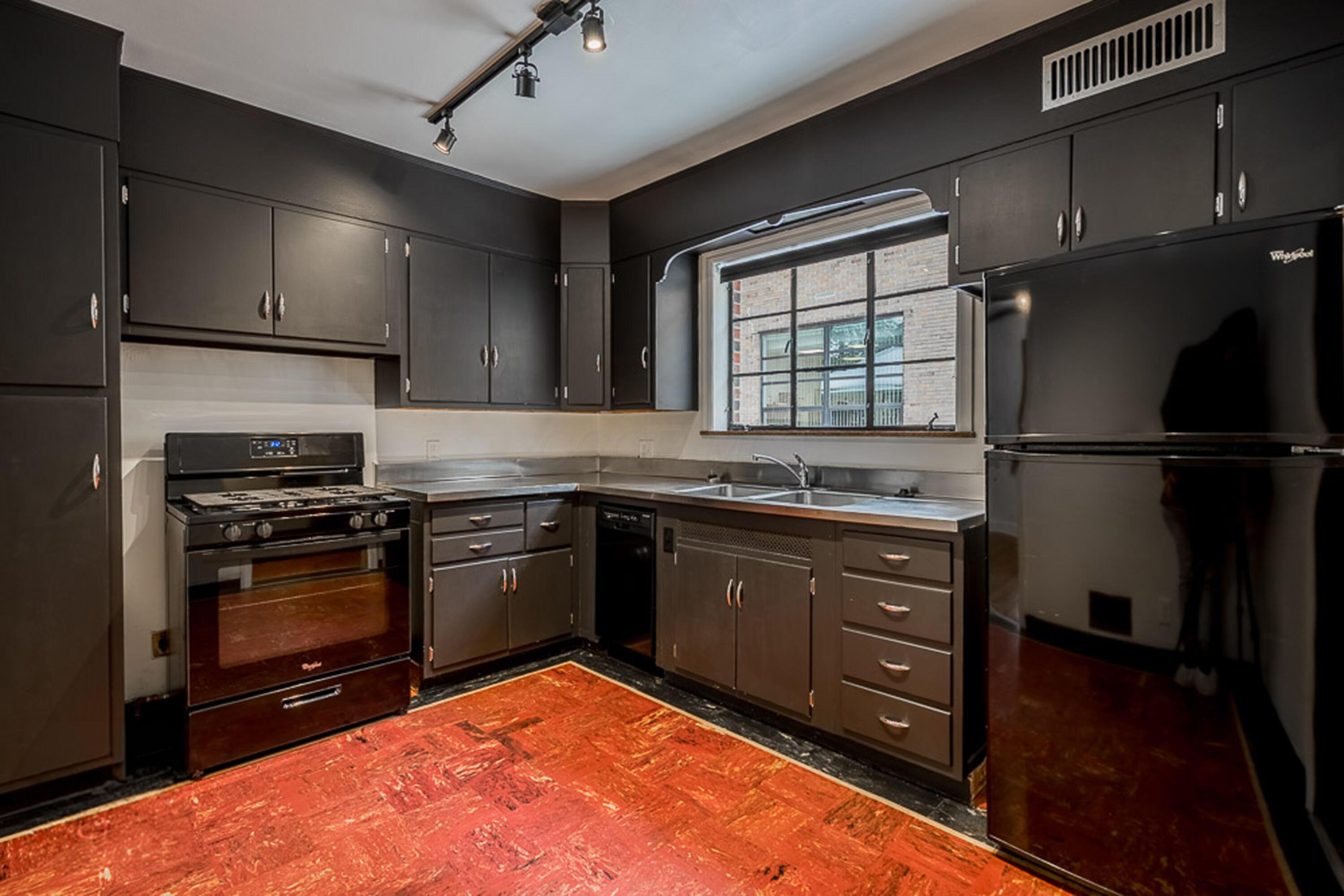 226040063 Property Photo 42