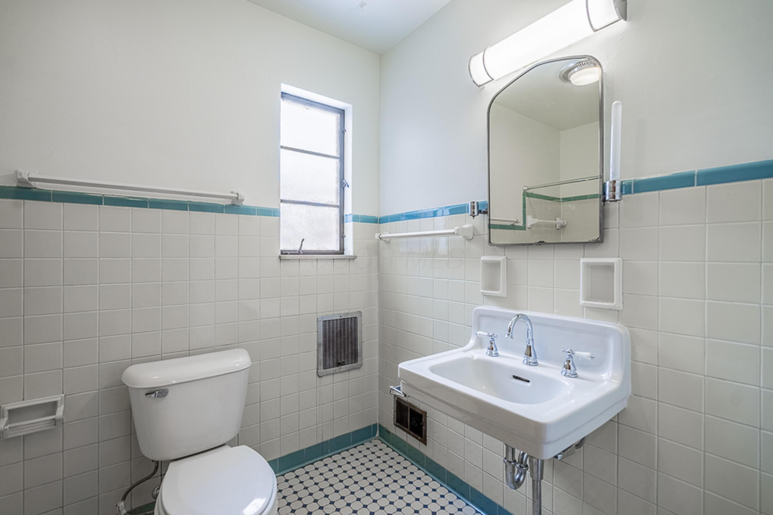 226040063 Property Photo 43