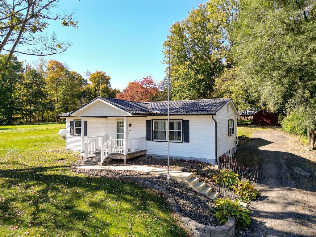 11191 Monroe Mills Road Property Photo 1
