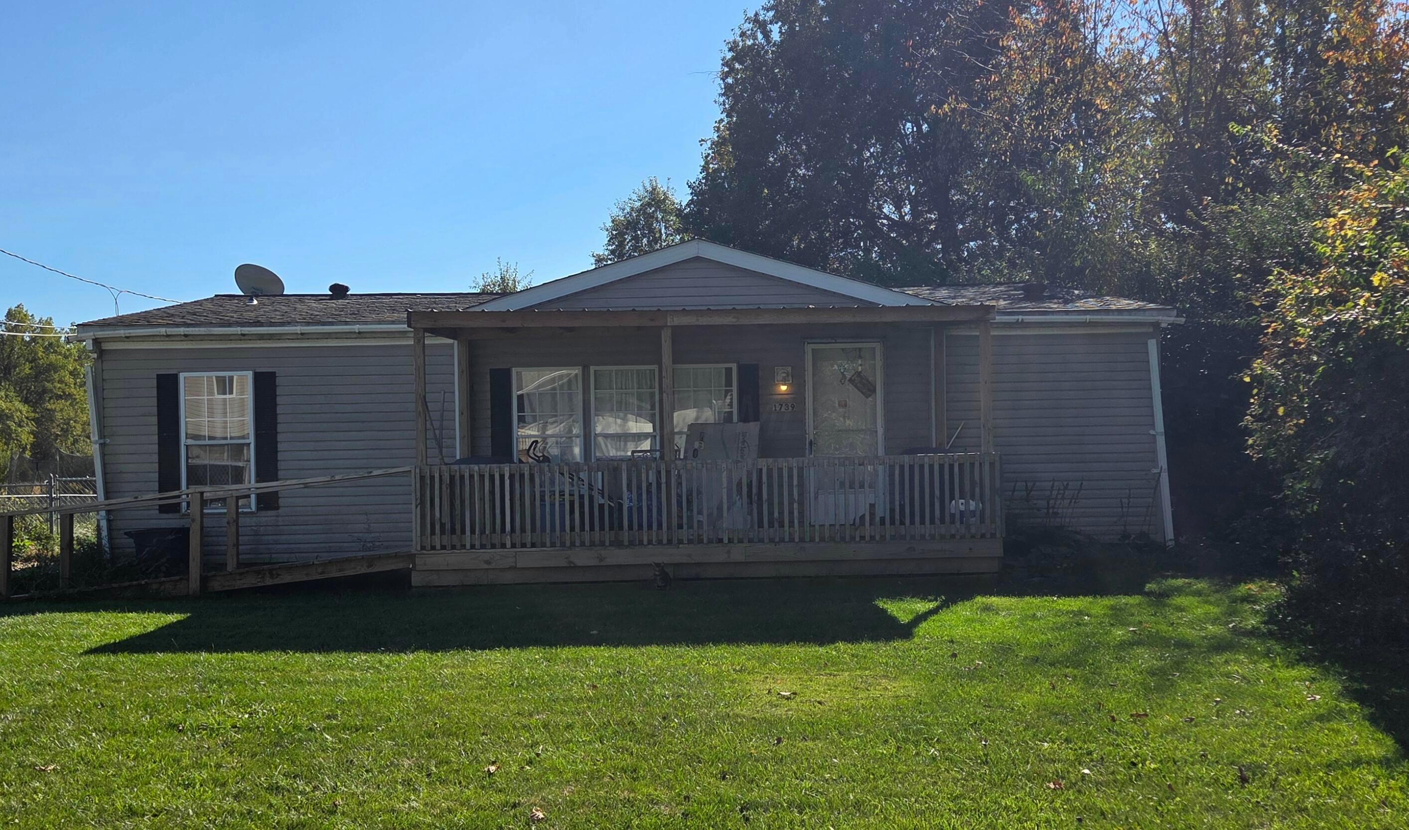 1739 Harris Drive Property Photo 1