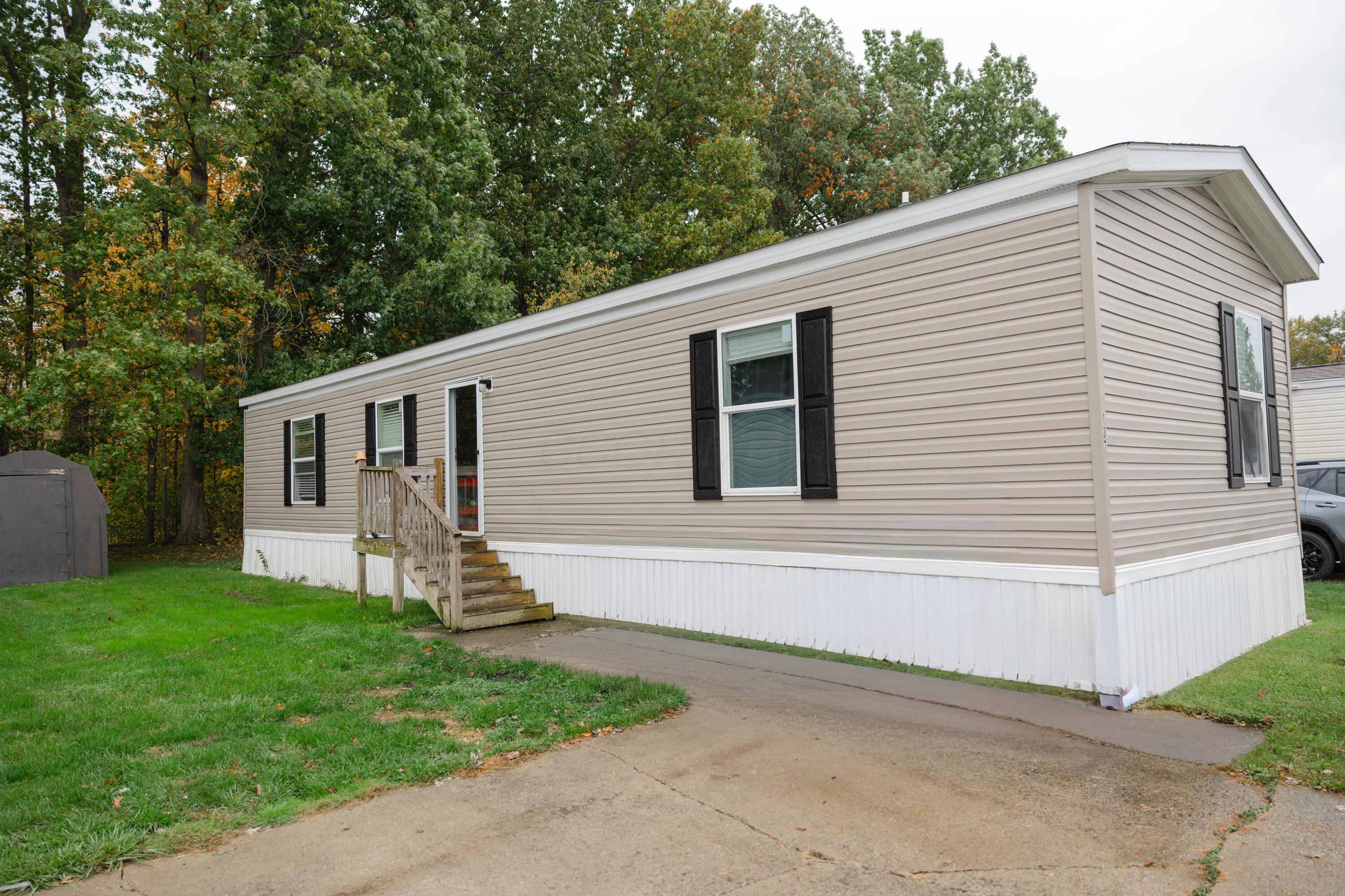 137 Northwood Drive Property Photo 1
