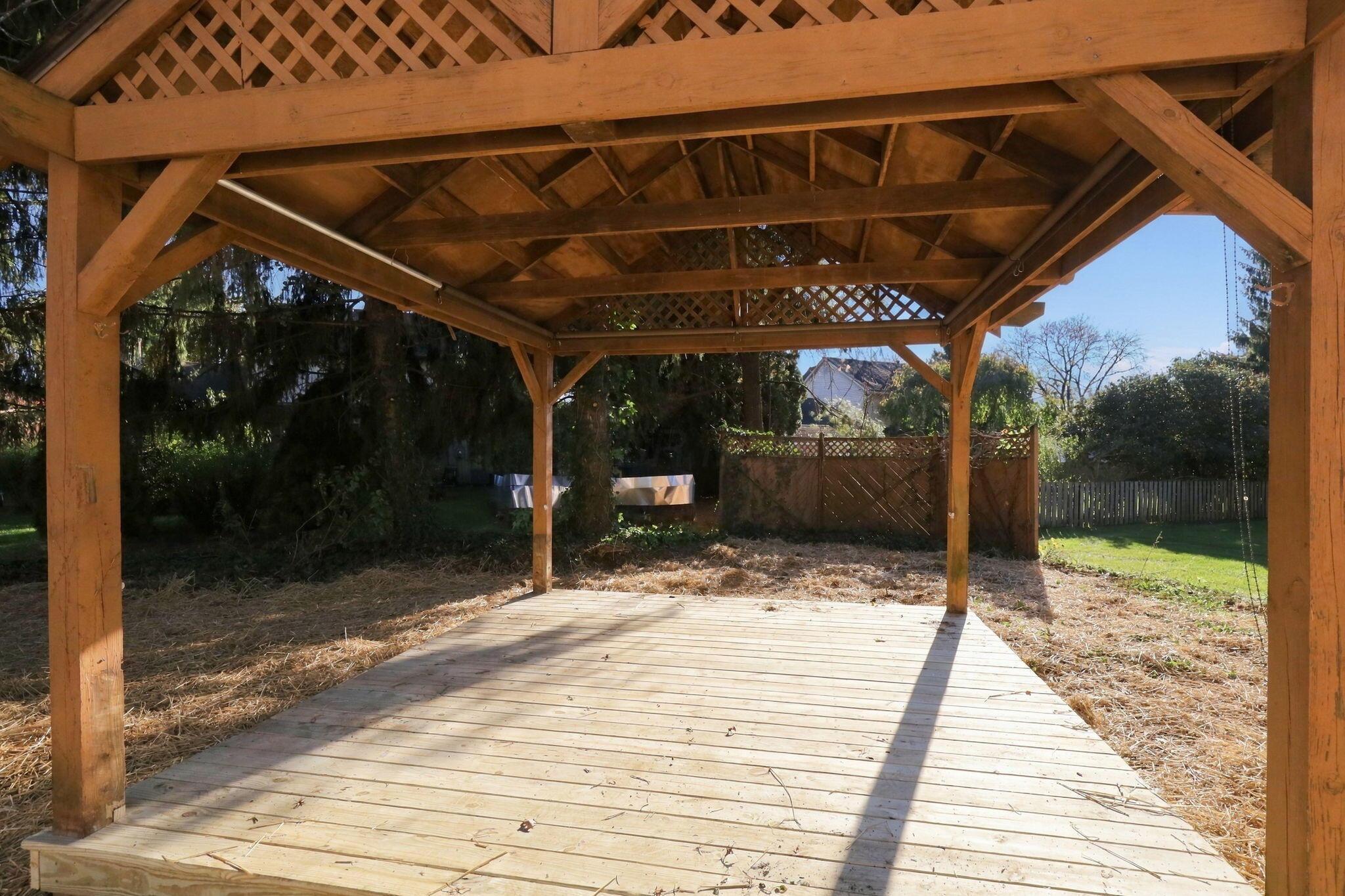 10043 Fairfax Drive Nw Property Photo 54