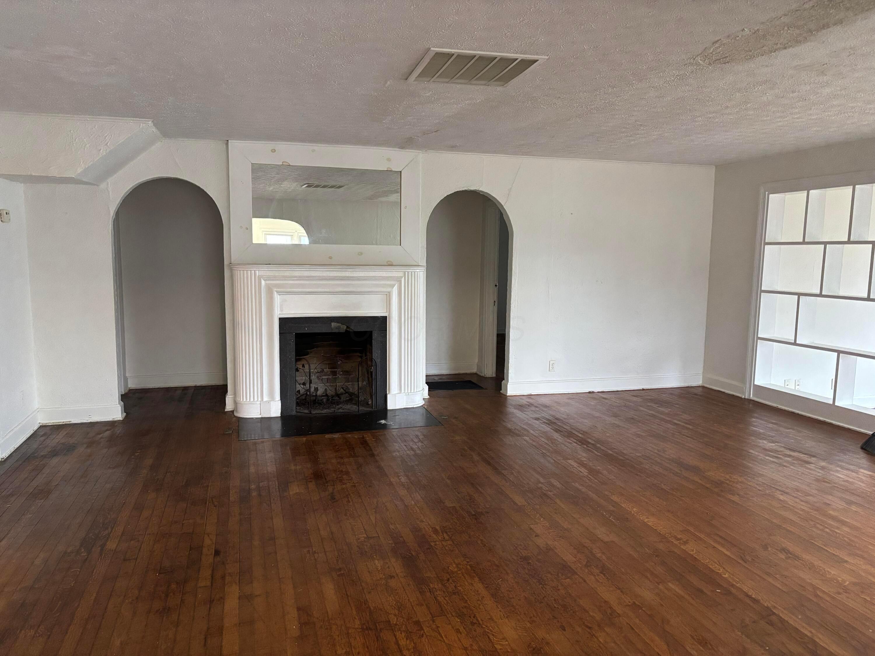 231 Lakeview Drive Property Photo 4