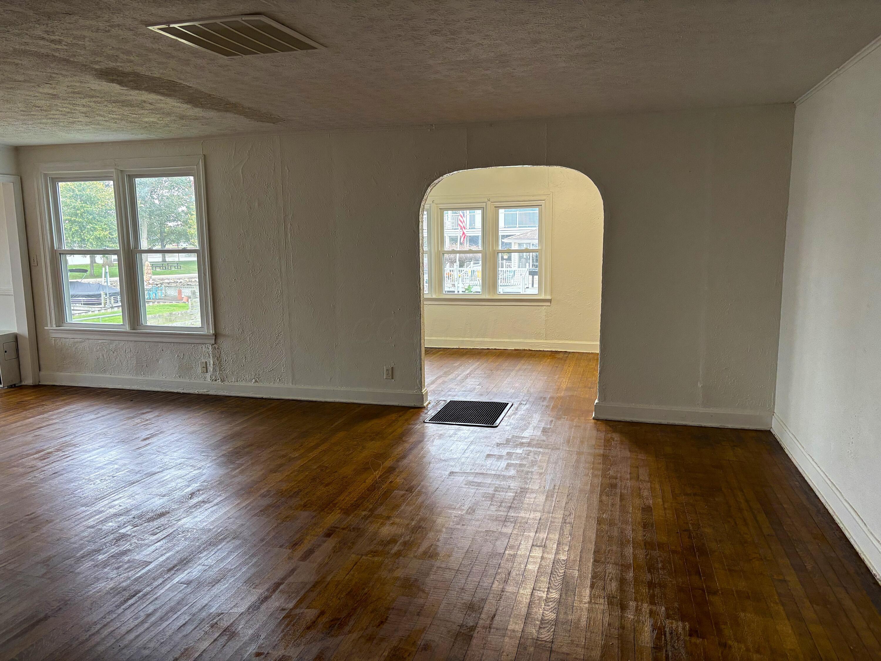 231 Lakeview Drive Property Photo 6