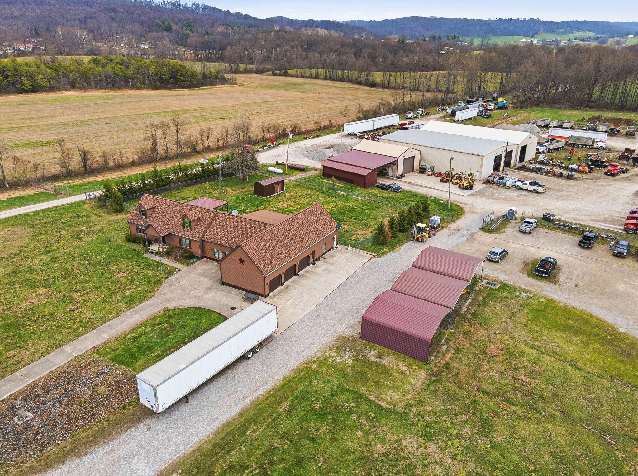 1040 Straight Creek Road Property Photo 1