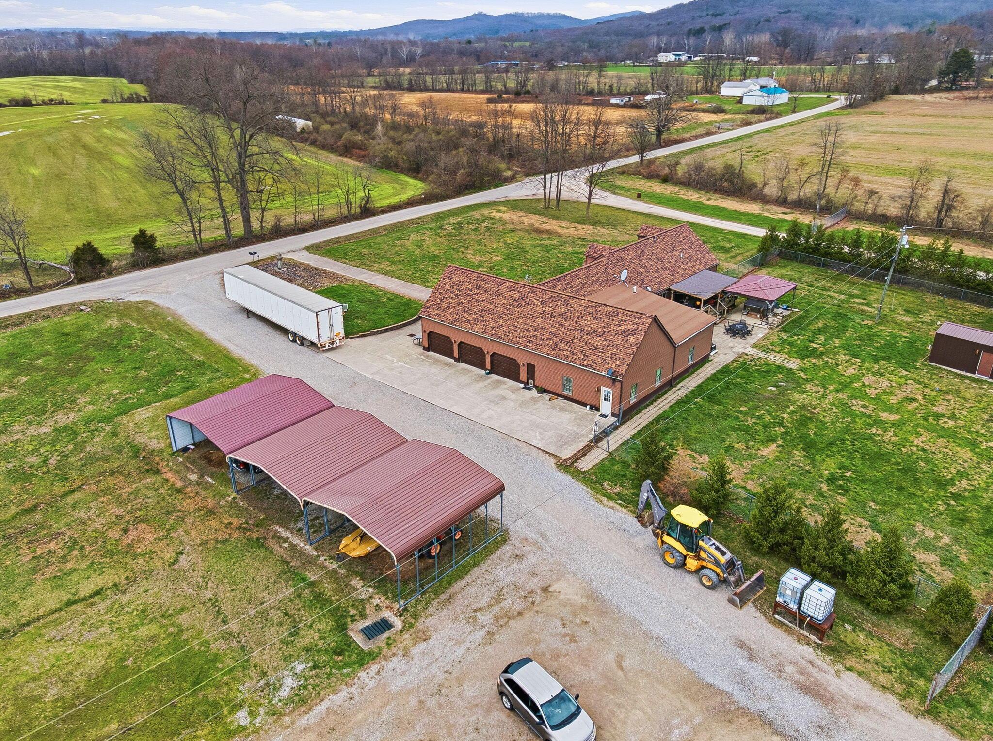1040 Straight Creek Road Property Photo 2
