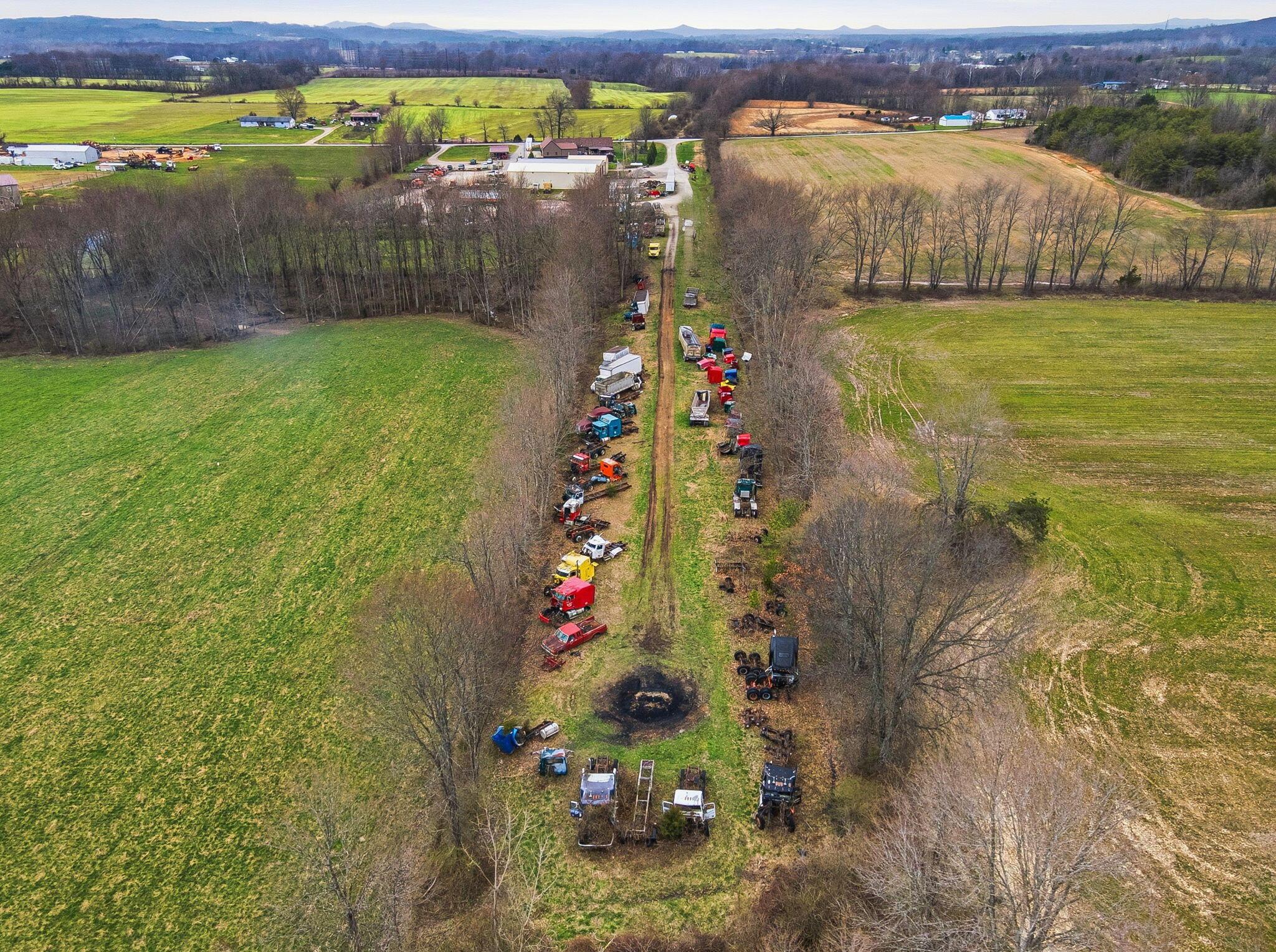1040 Straight Creek Road Property Photo 4