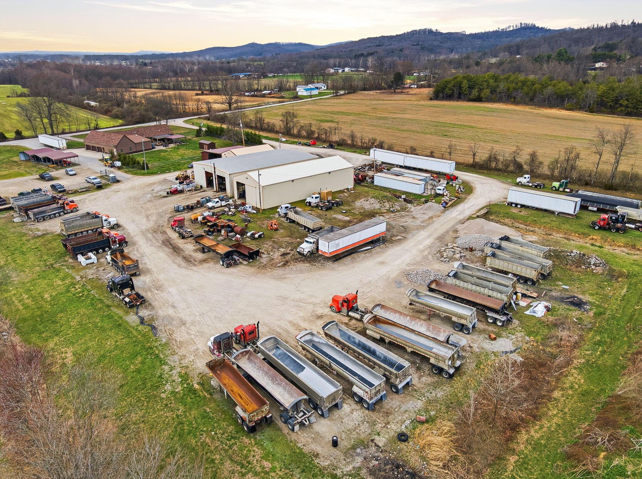 1040 Straight Creek Road Property Photo 8