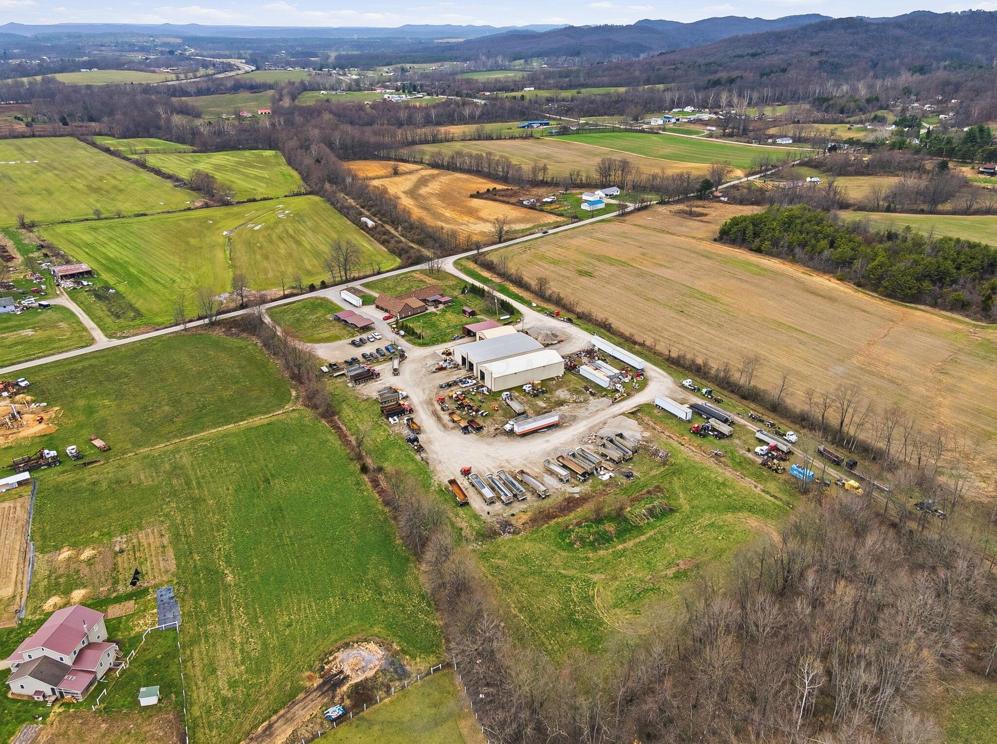 1040 Straight Creek Road Property Photo 18
