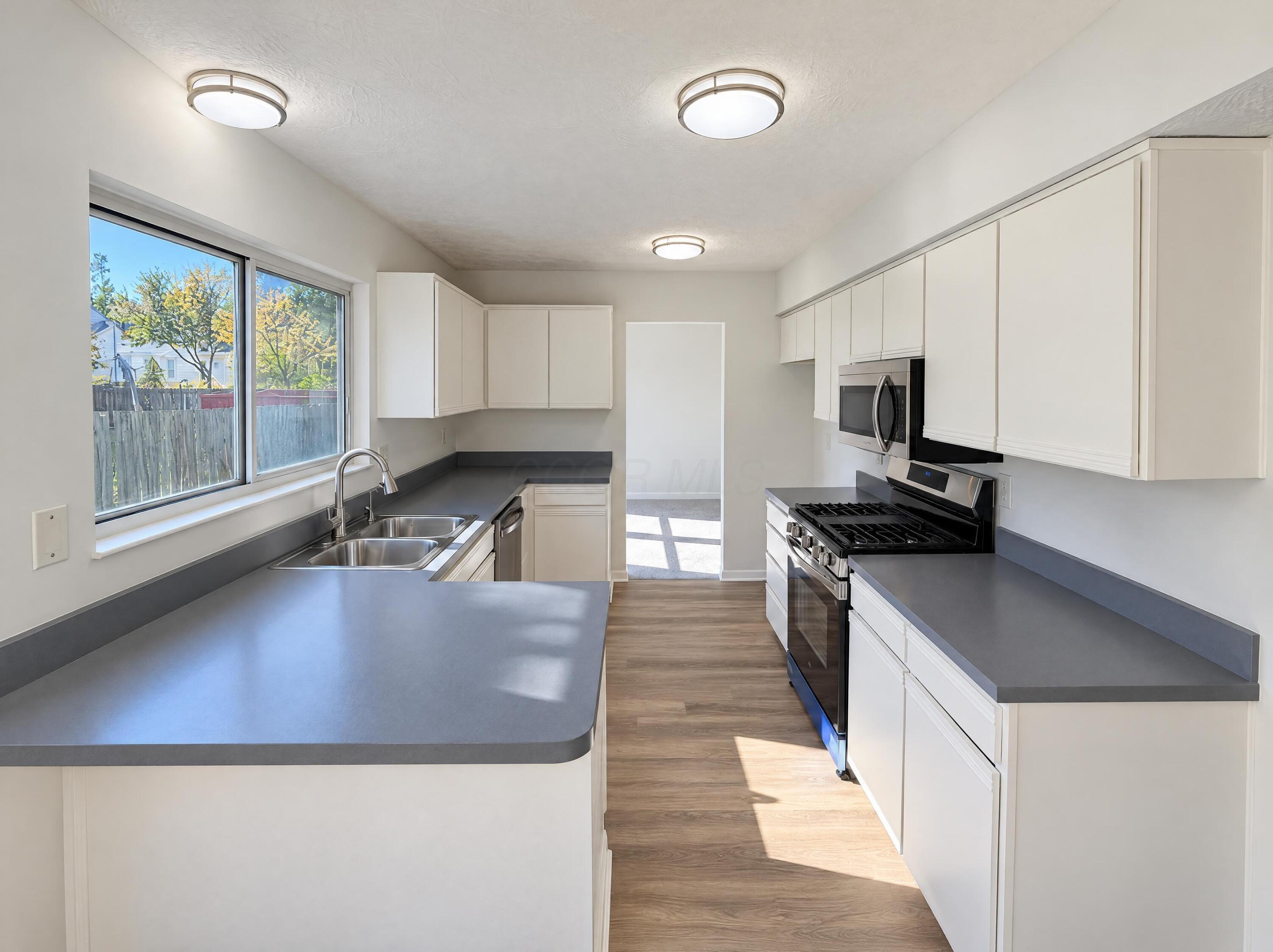 5640 Boulder Crest Street Property Photo 2