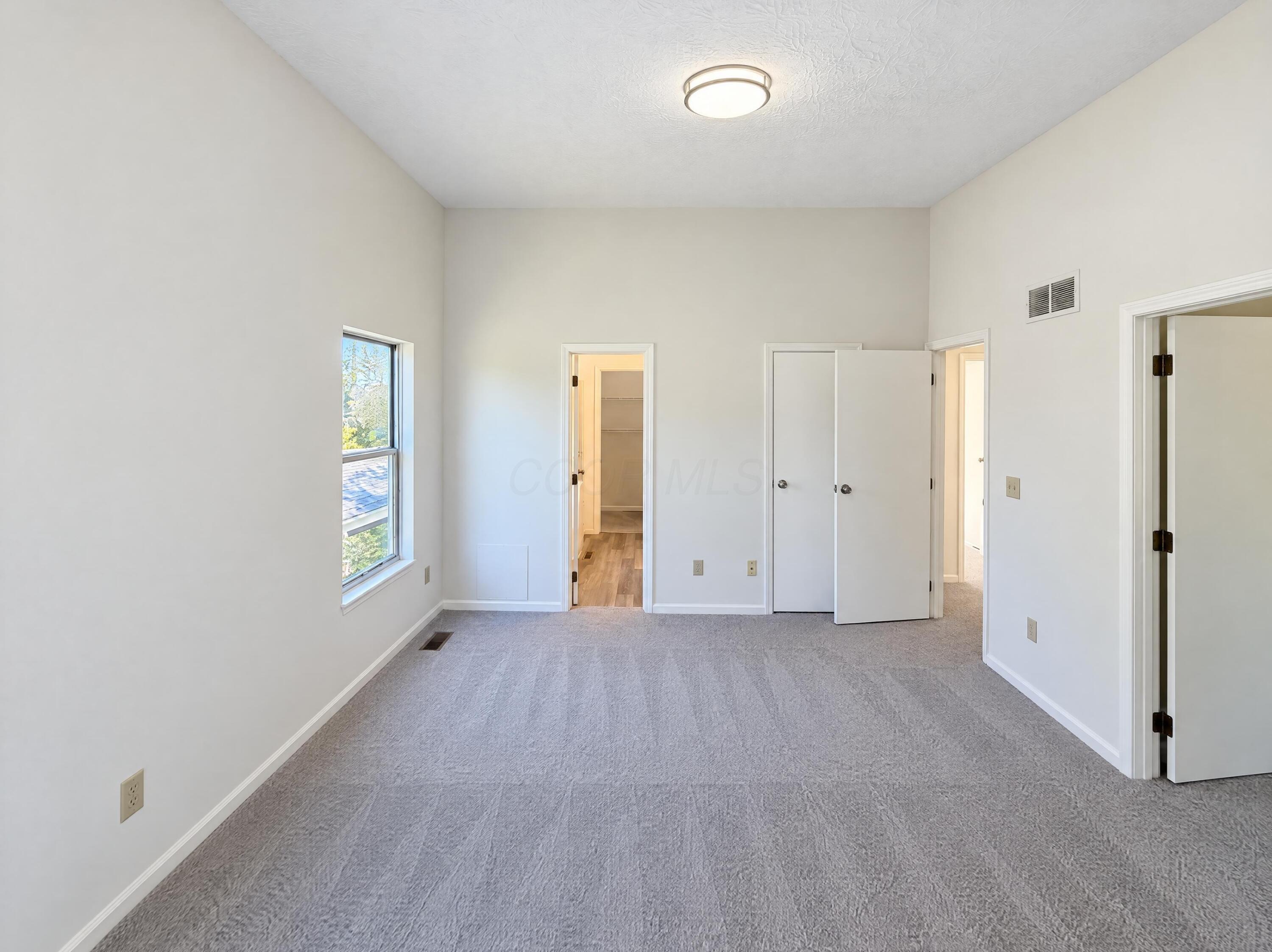 5640 Boulder Crest Street Property Photo 6