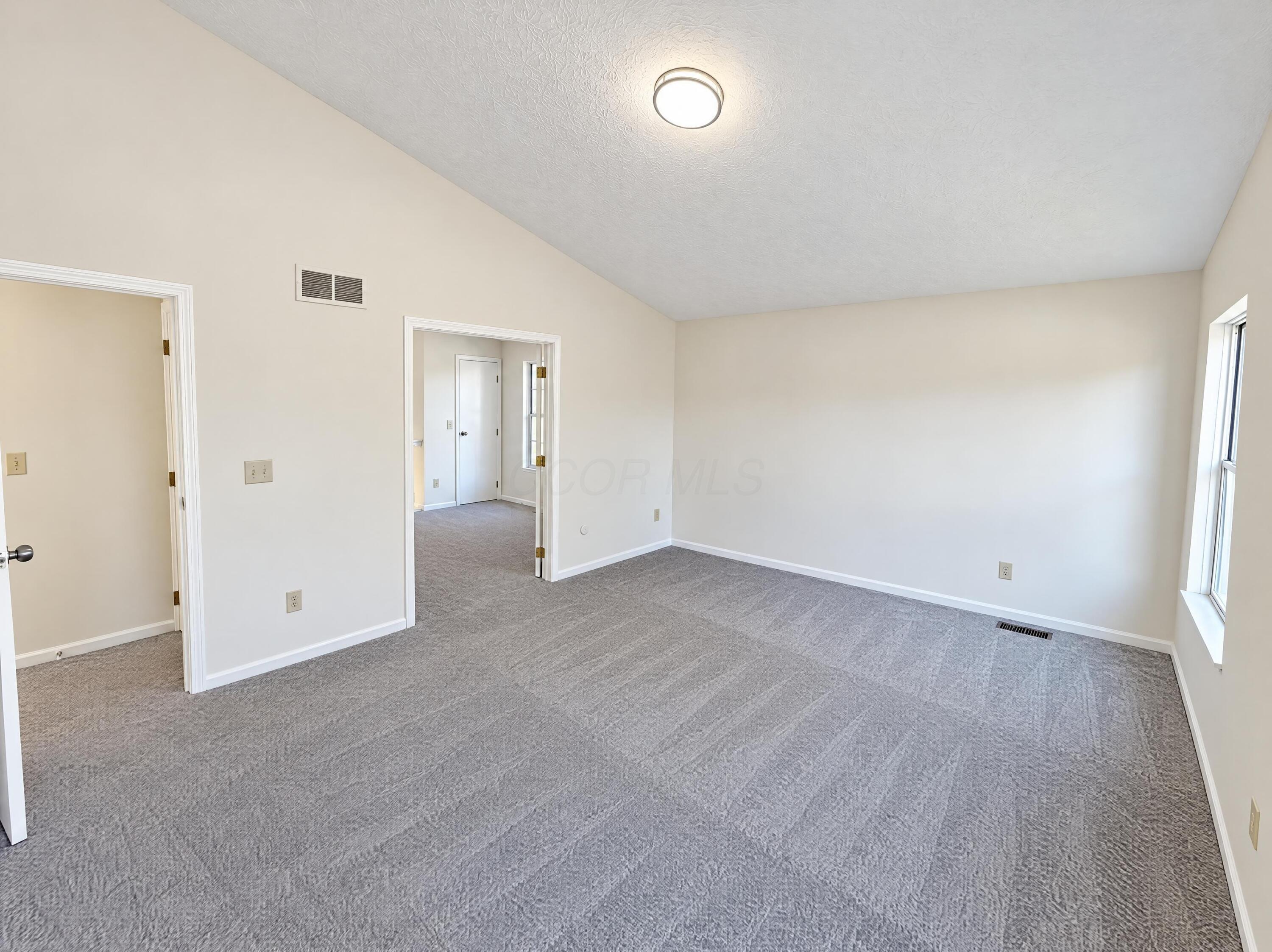 5640 Boulder Crest Street Property Photo 7