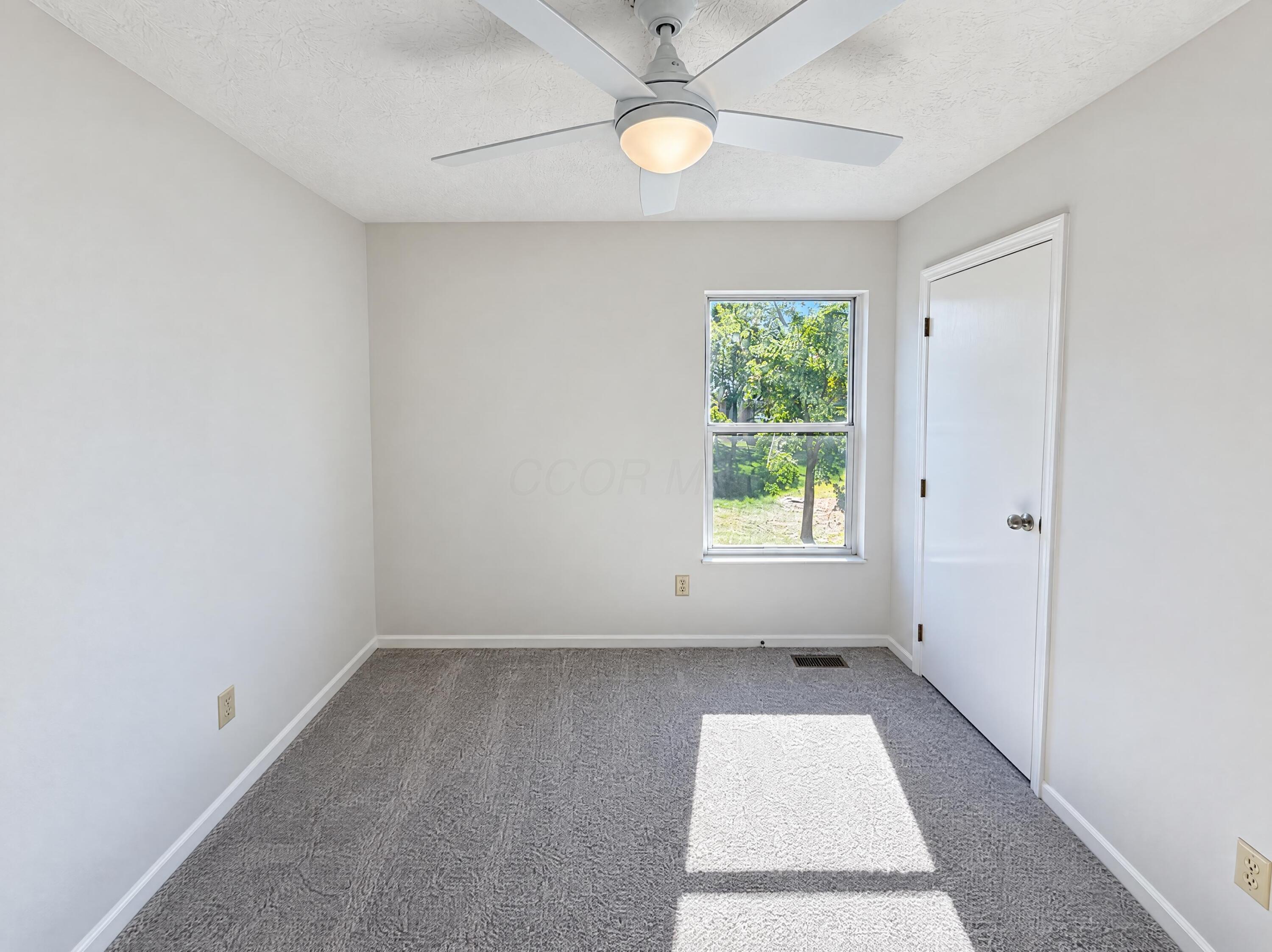 5640 Boulder Crest Street Property Photo 8