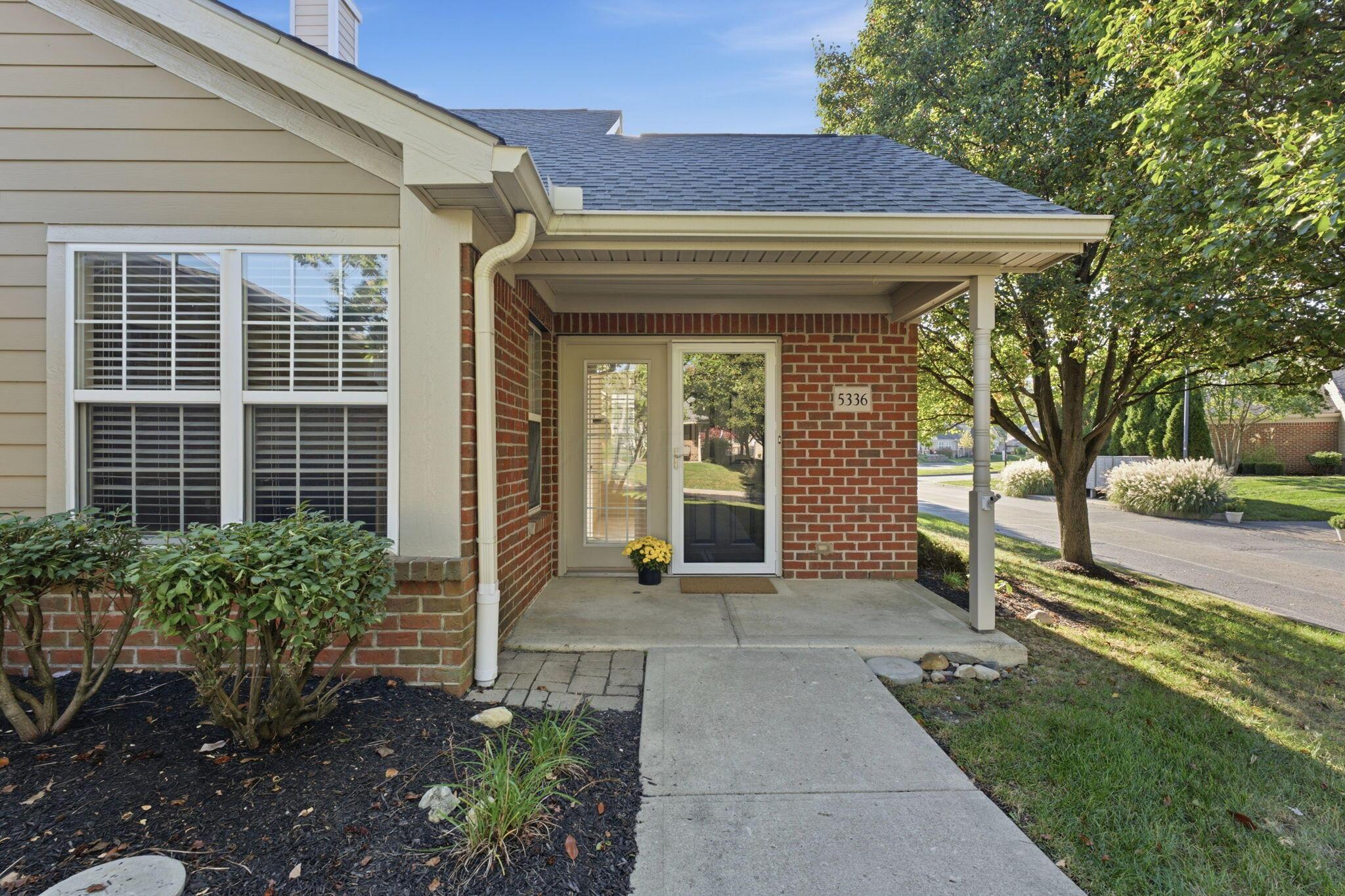 5336 Nottinghamshire Lane Property Photo 2