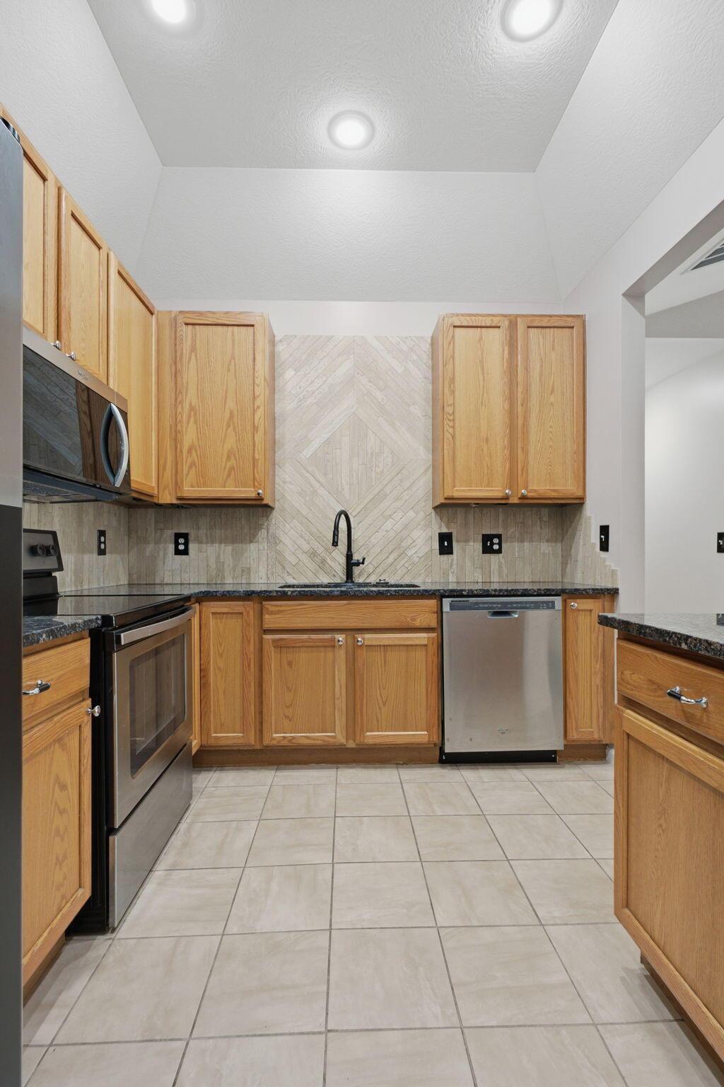 5336 Nottinghamshire Lane Property Photo 37
