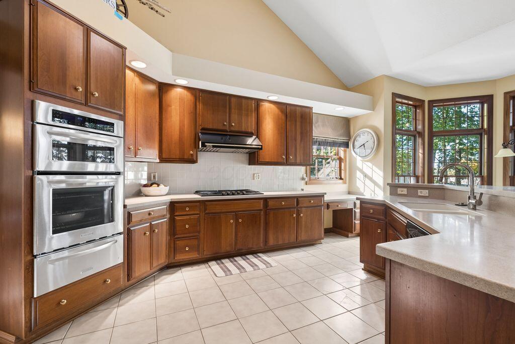 4805 Canterwood Court Property Photo 14