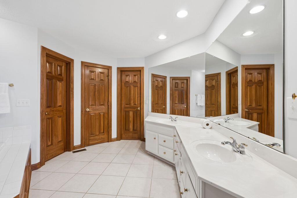 4805 Canterwood Court Property Photo 31