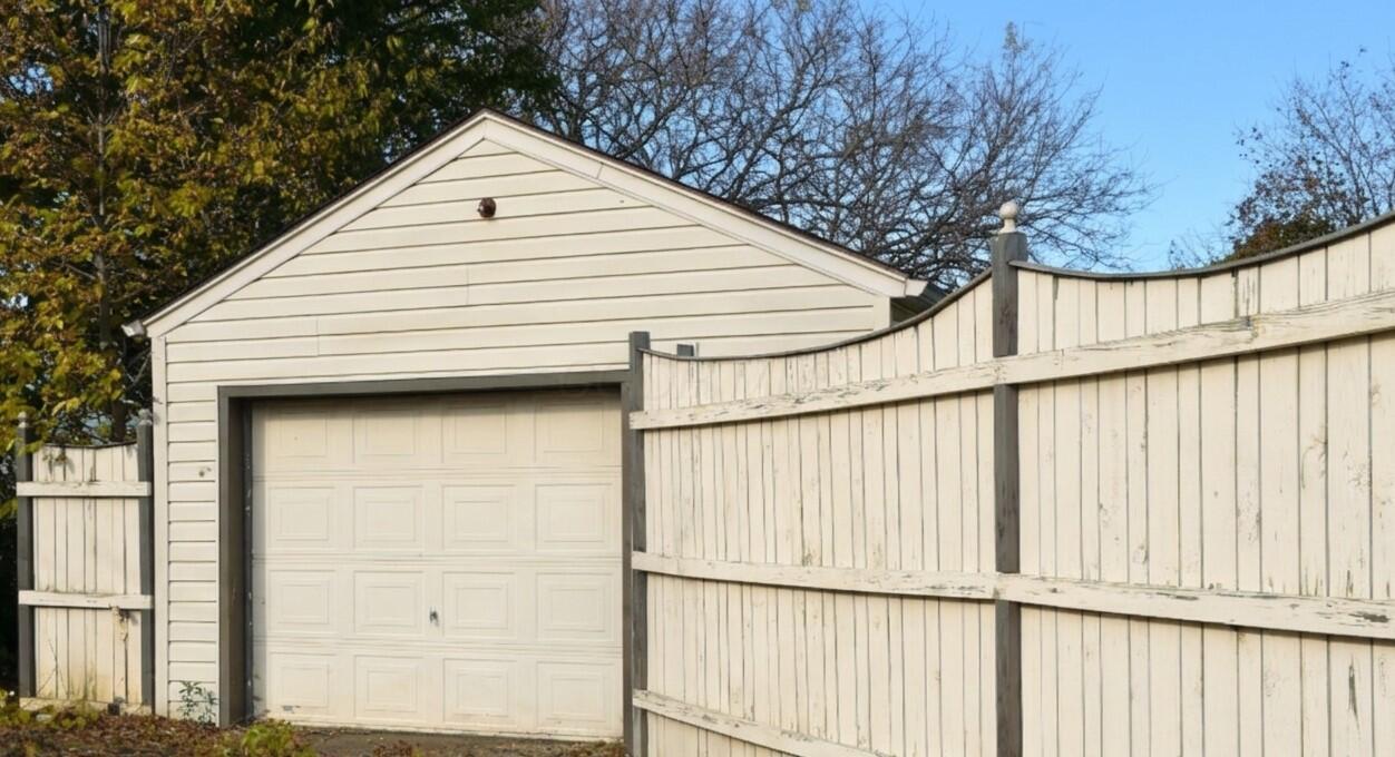 218 E 5th Avenue Property Photo 4
