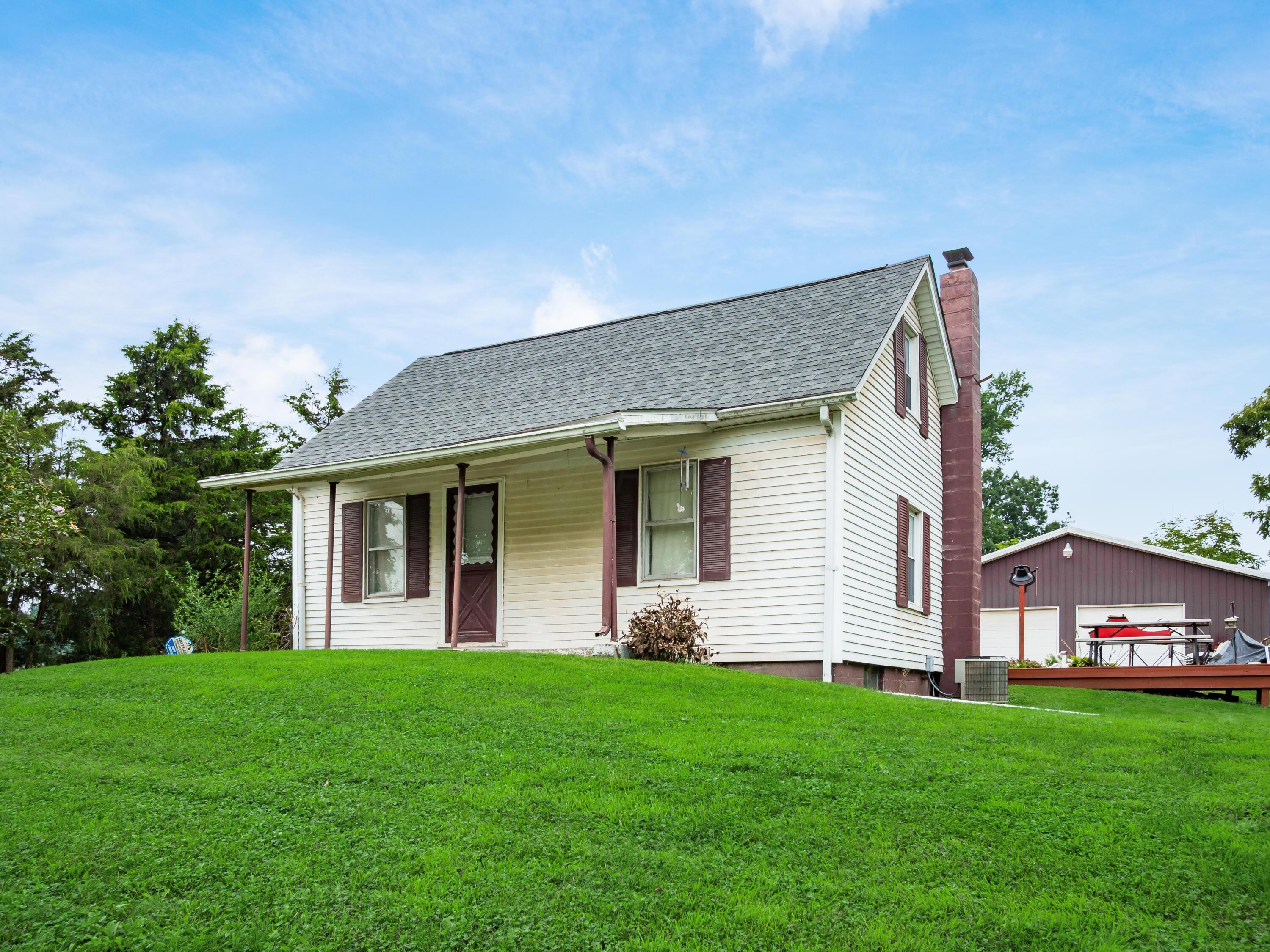 46601 Valley Road Property Photo 1