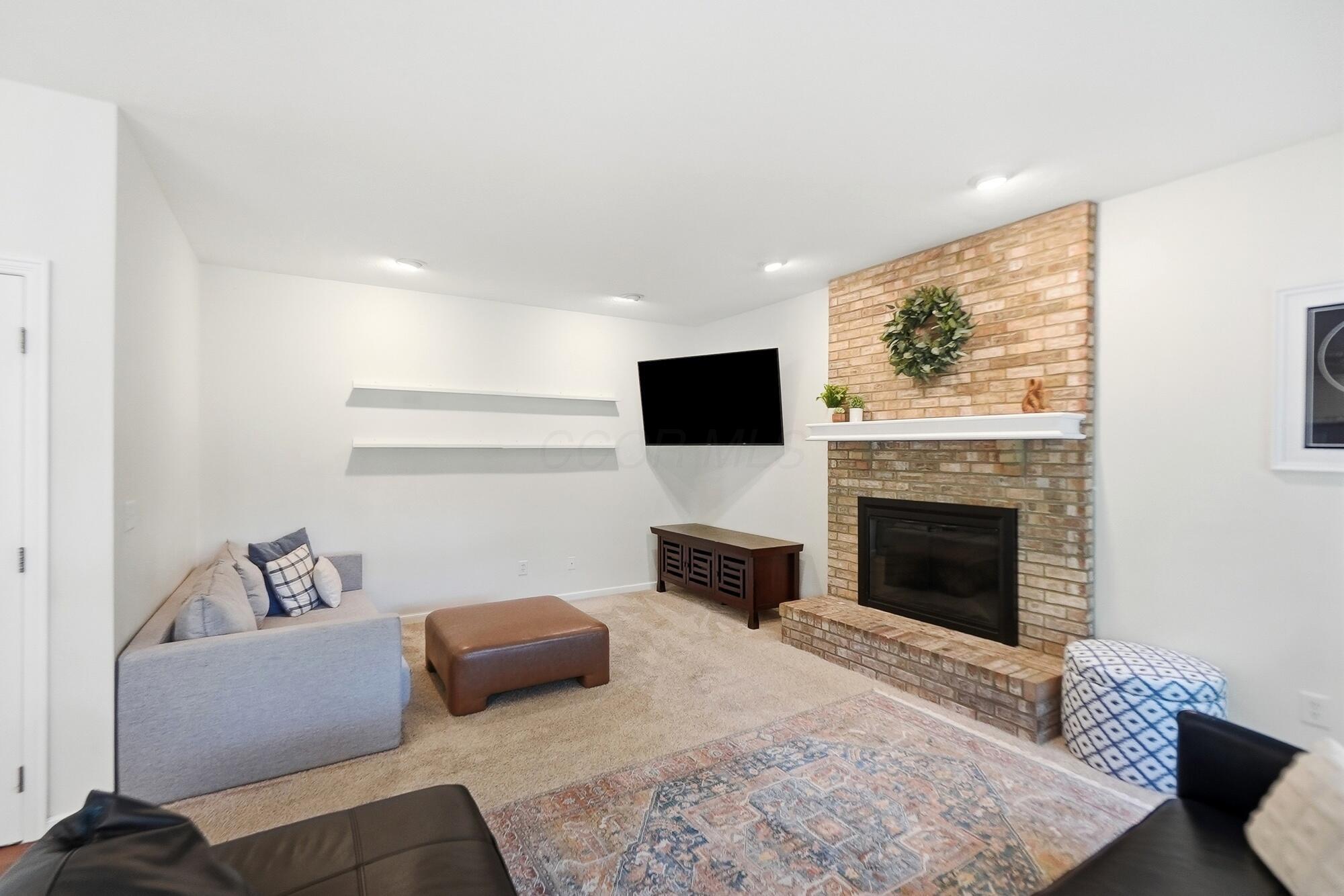 4784 Brittonhurst Drive Property Photo 6