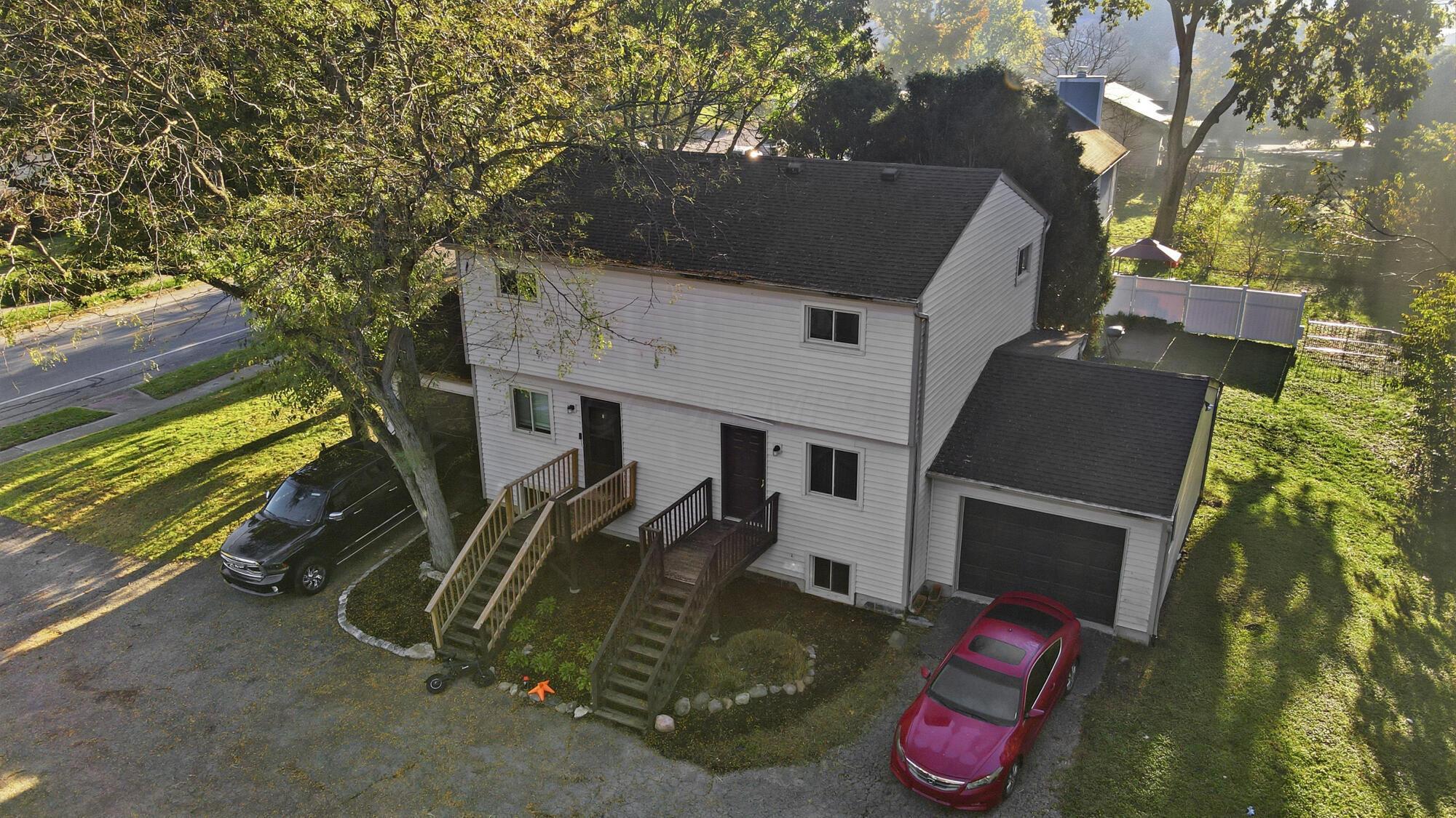 3285-3287 Delburn Avenue Property Photo 3