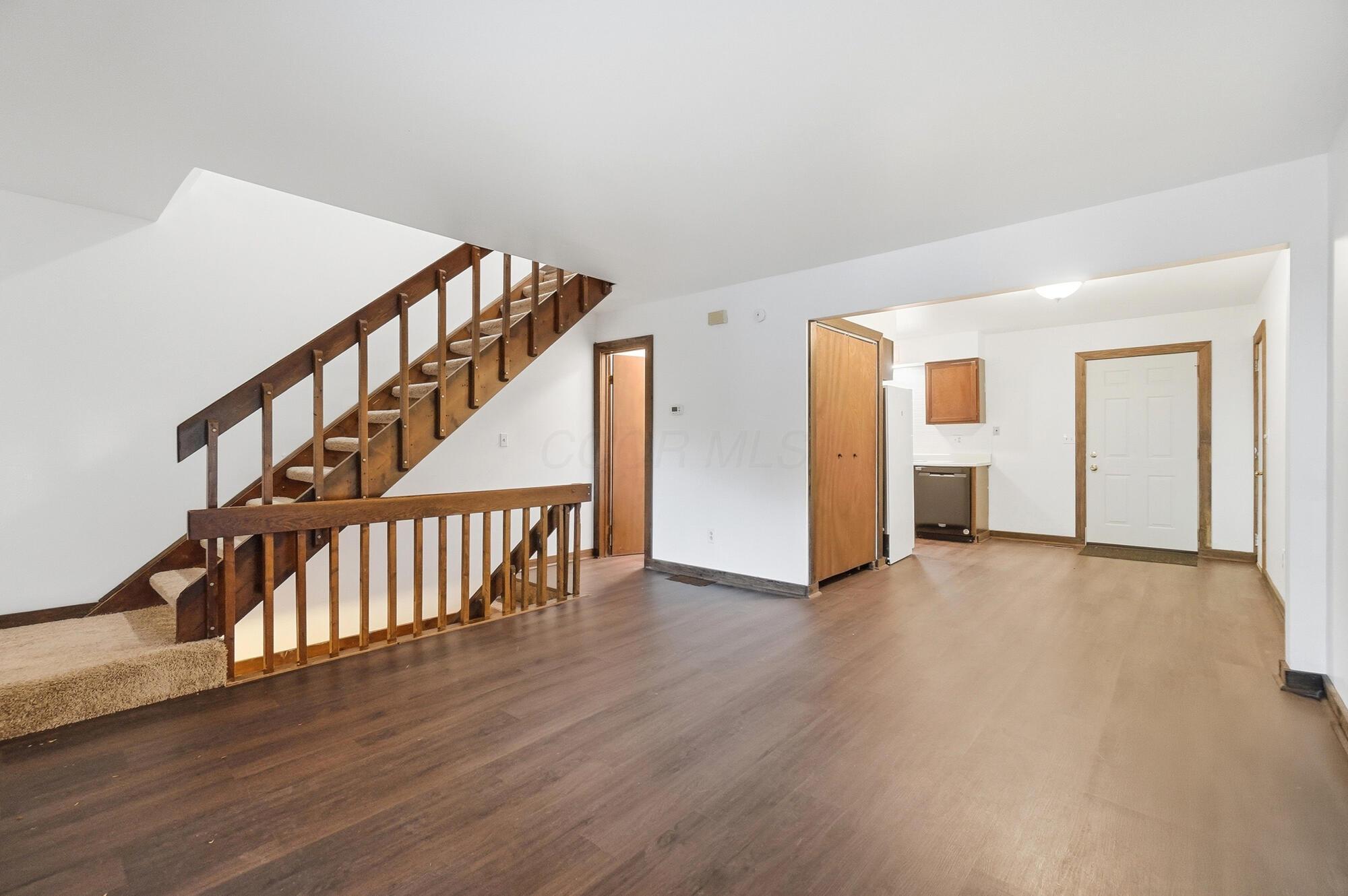 3285-3287 Delburn Avenue Property Photo 11