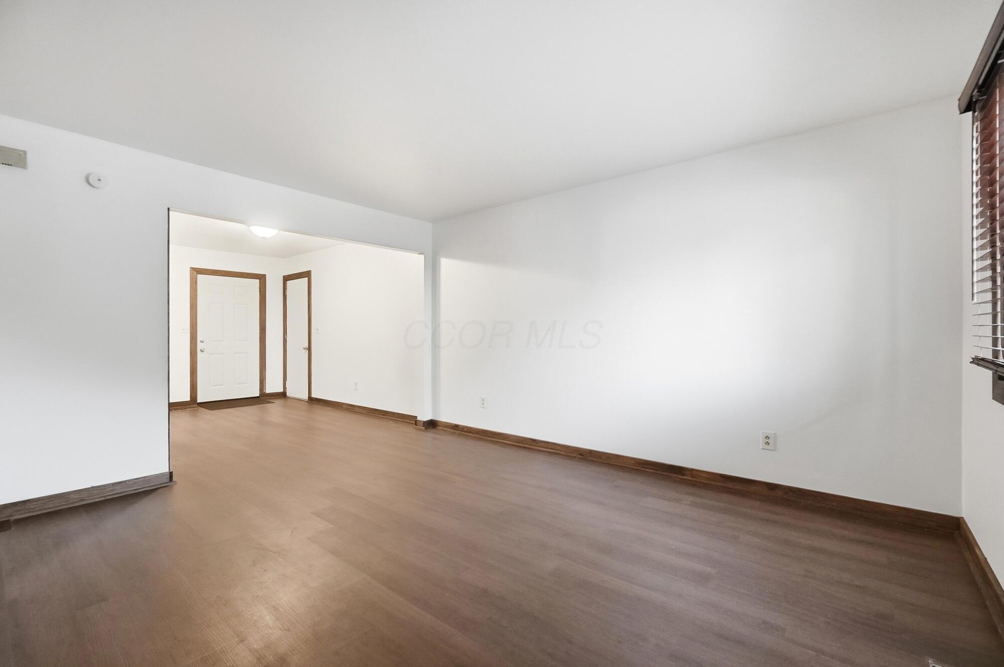 3285-3287 Delburn Avenue Property Photo 12