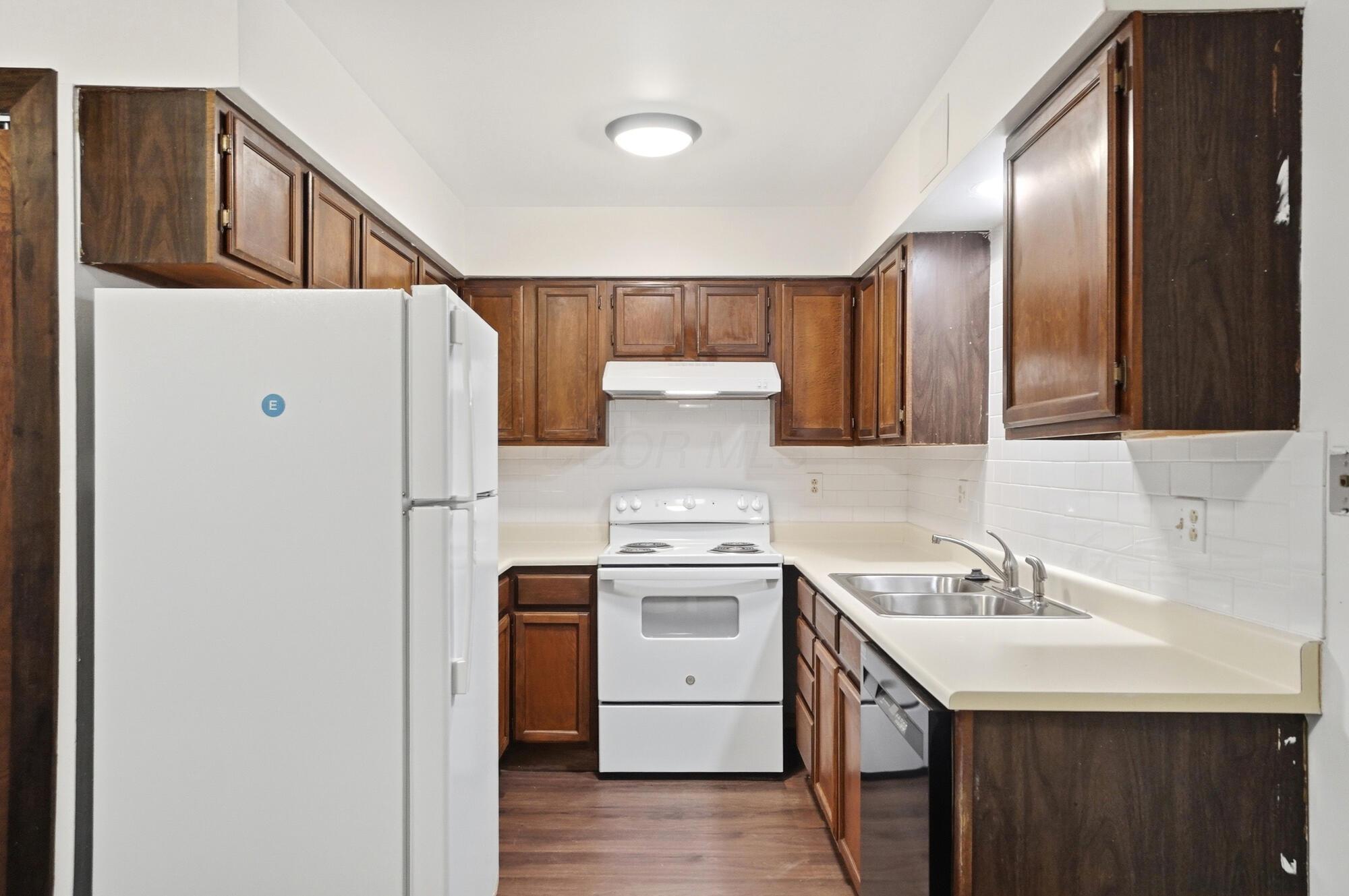 3285-3287 Delburn Avenue Property Photo 17