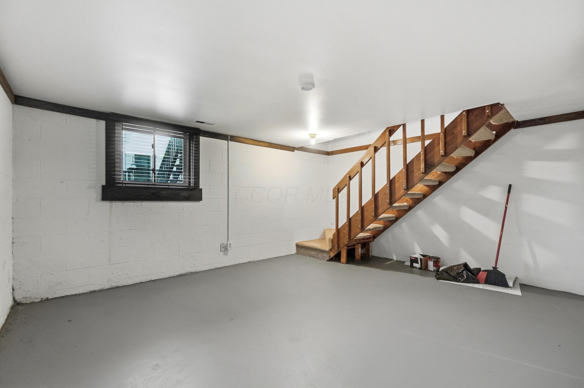 3285-3287 Delburn Avenue Property Photo 33