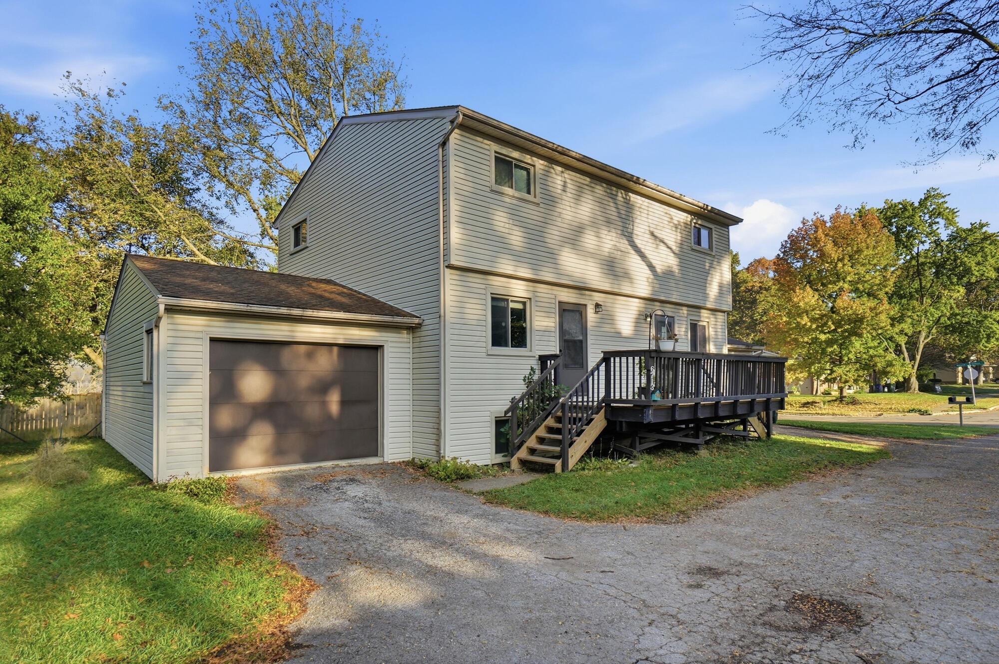 6711-6713 Welland Street Property Photo 4