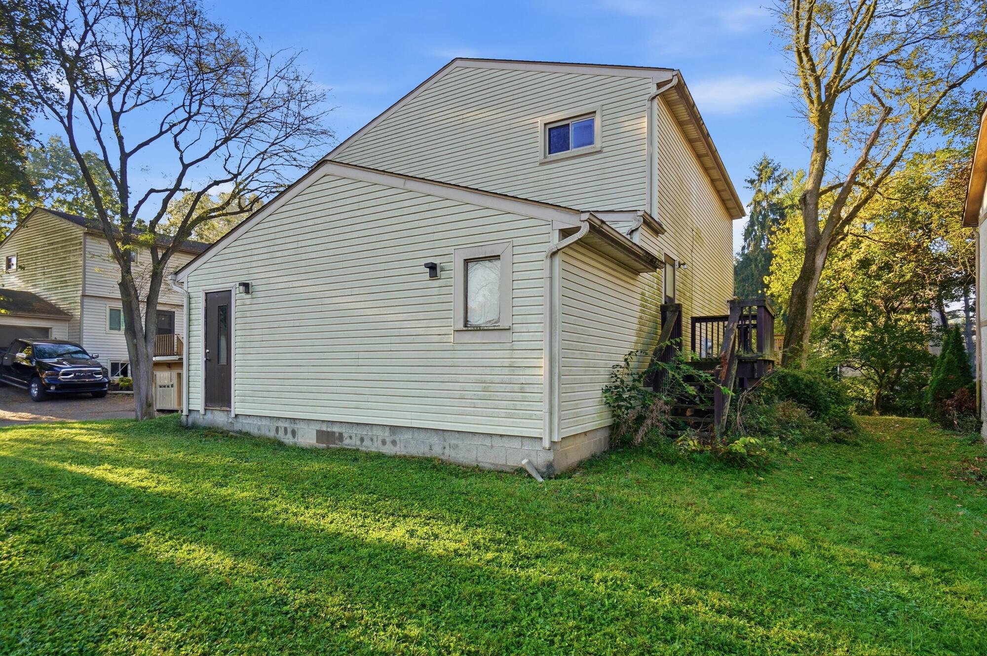 6711-6713 Welland Street Property Photo 10