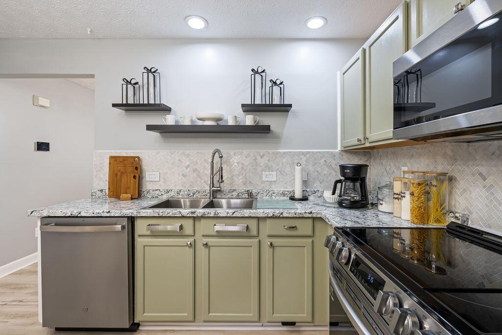 7483 Canal Highlands Boulevard Property Photo 12