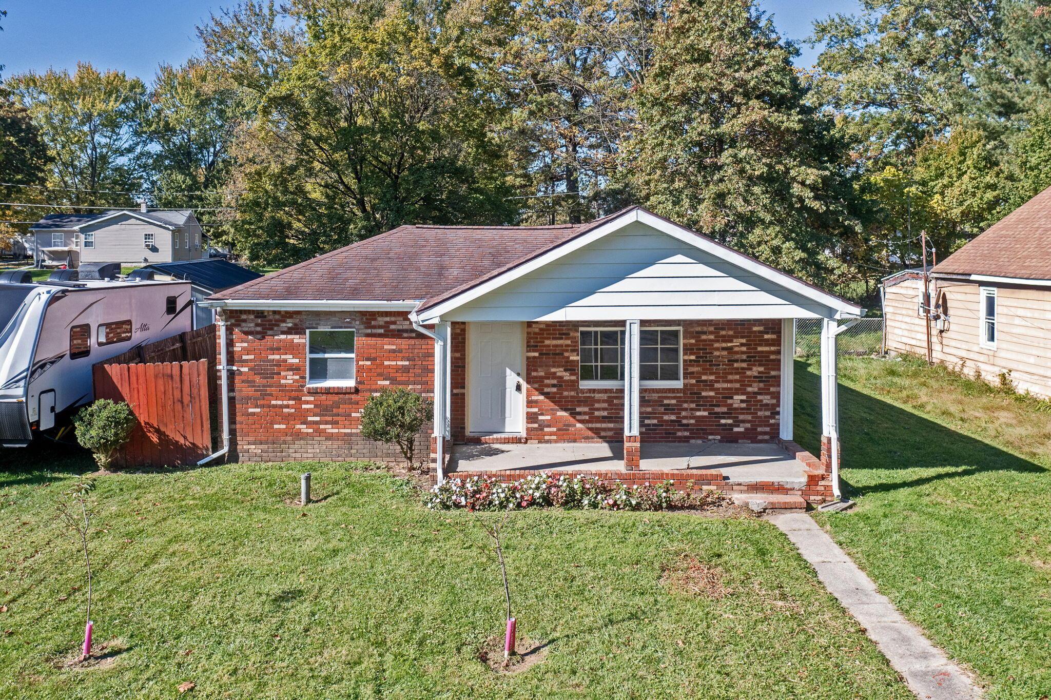 735 Burger Avenue Property Photo 1