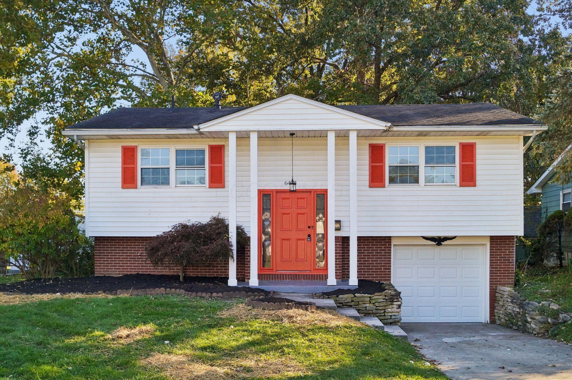 6433 Carriage Lane Property Photo 1