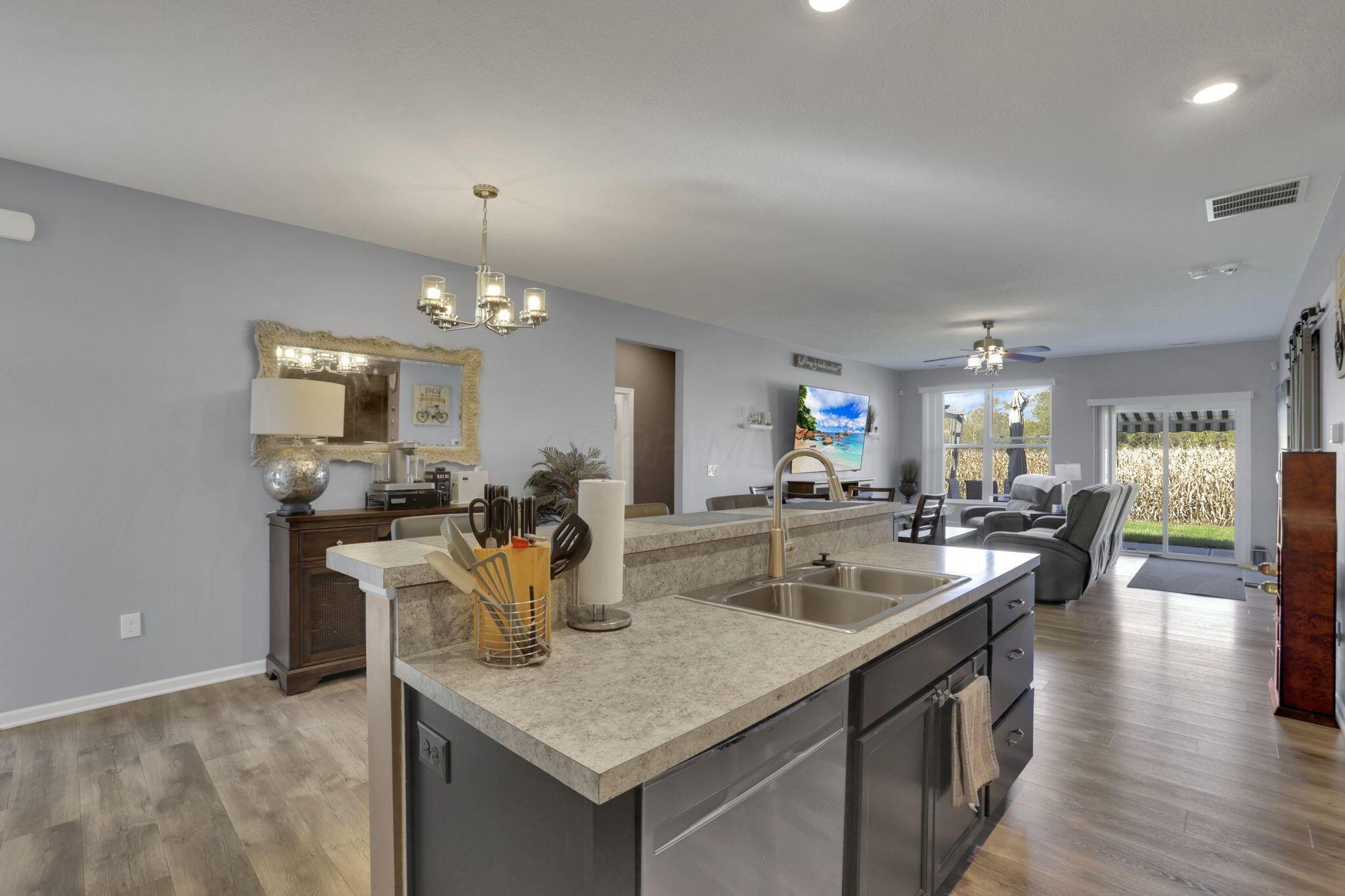 5412 Rohden Drive Property Photo 6