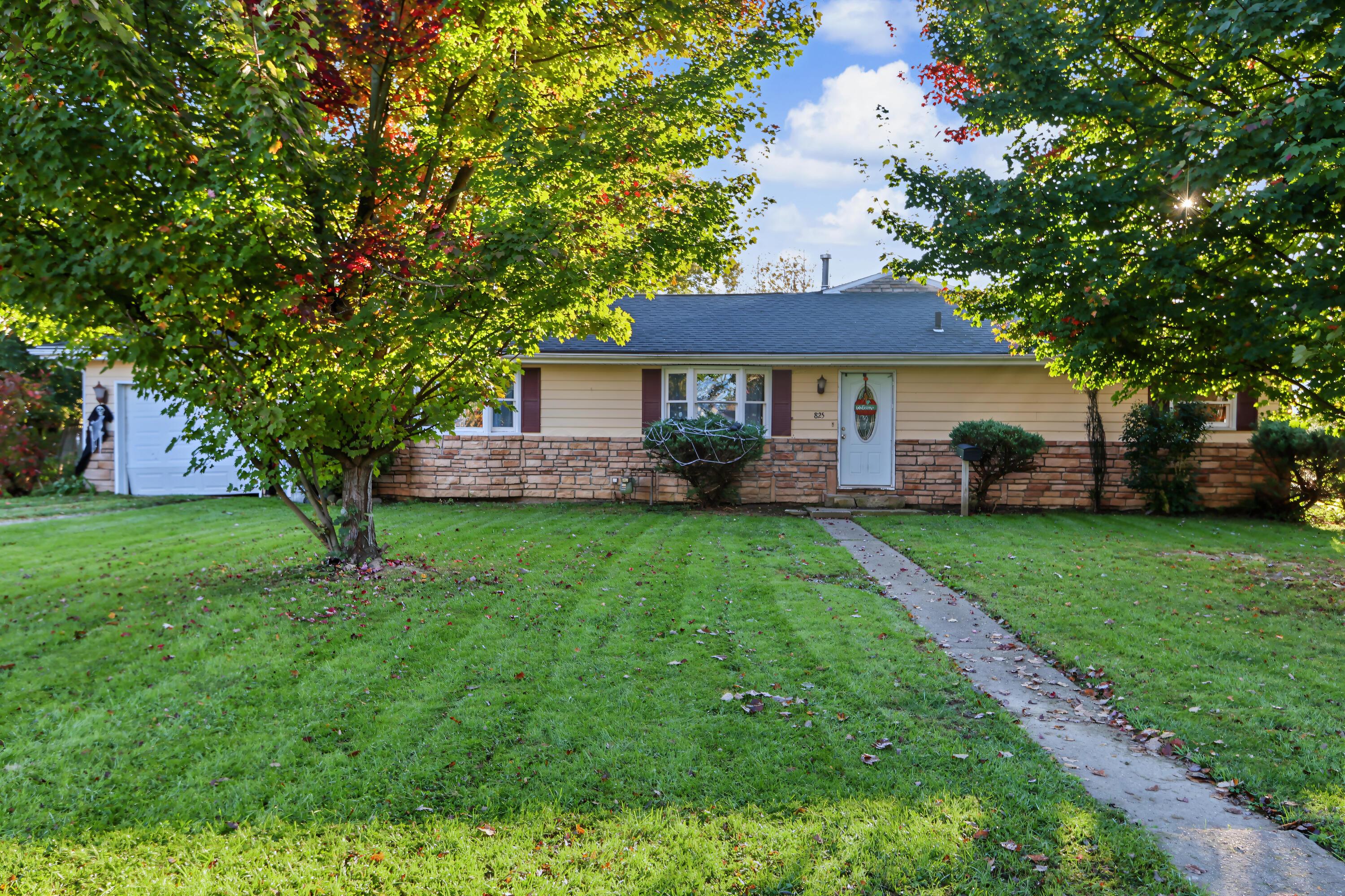 825 Ash Street Property Photo 1