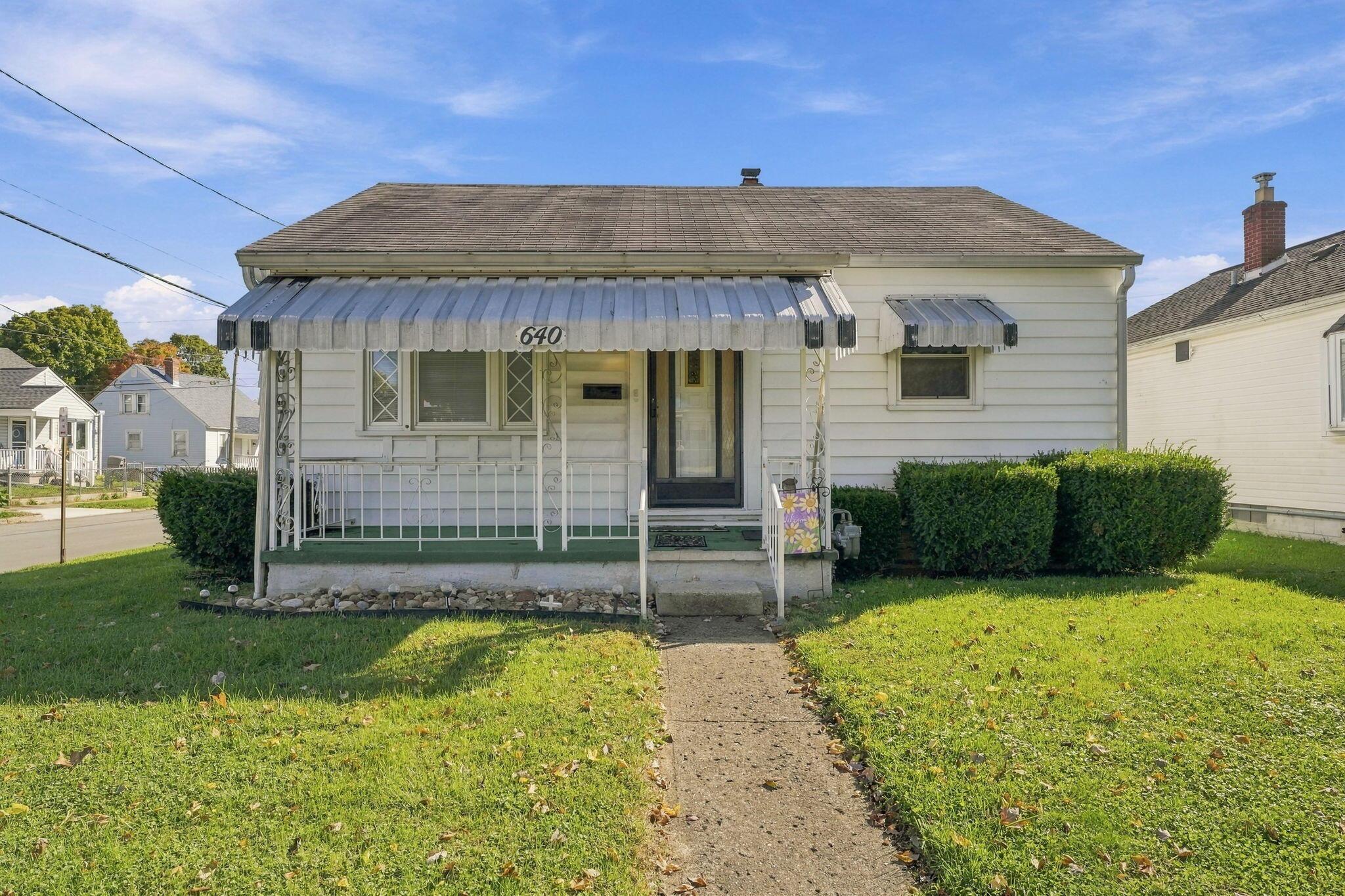 640 N Roosevelt Avenue Property Photo 1