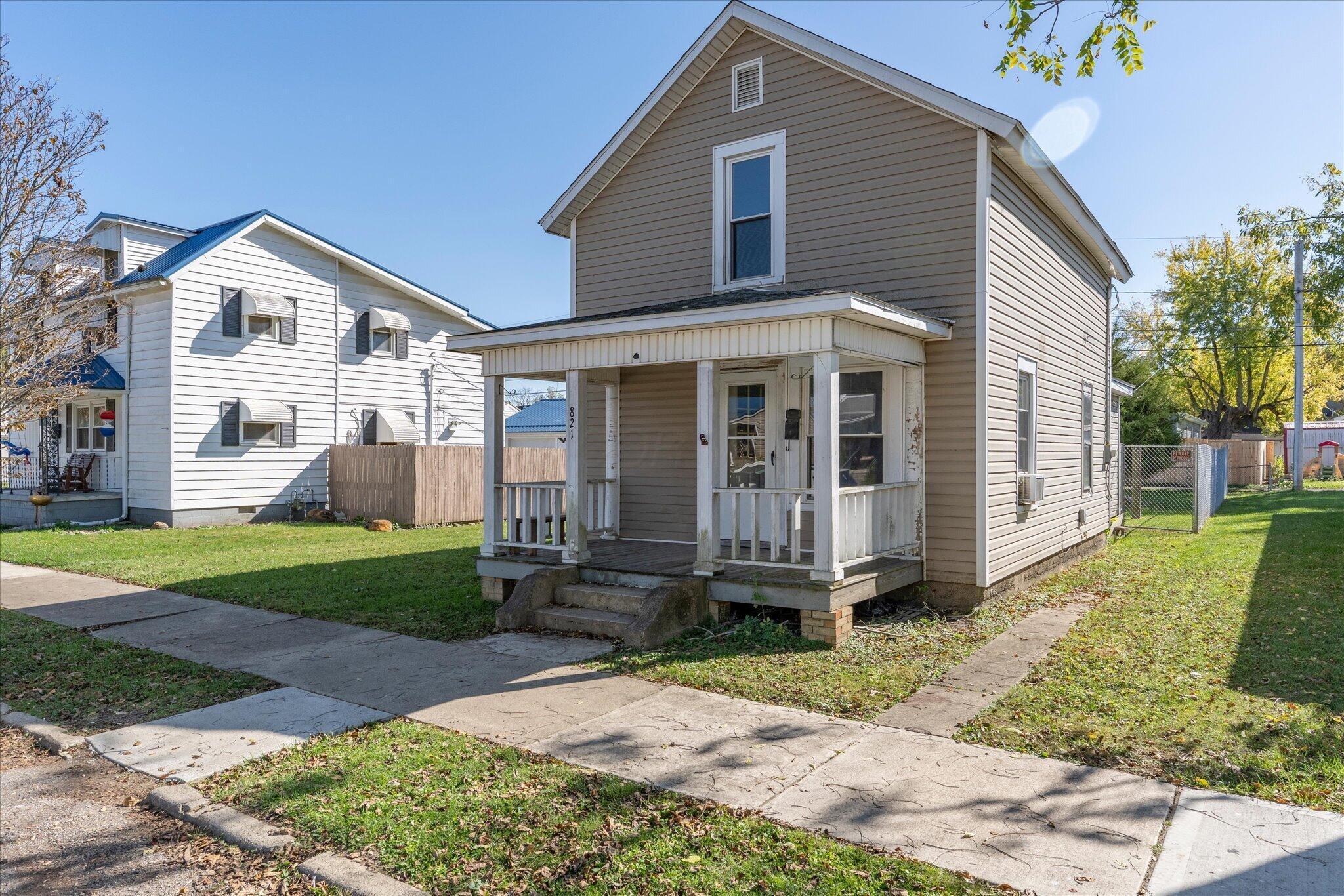 821 Broadway Street Property Photo 1