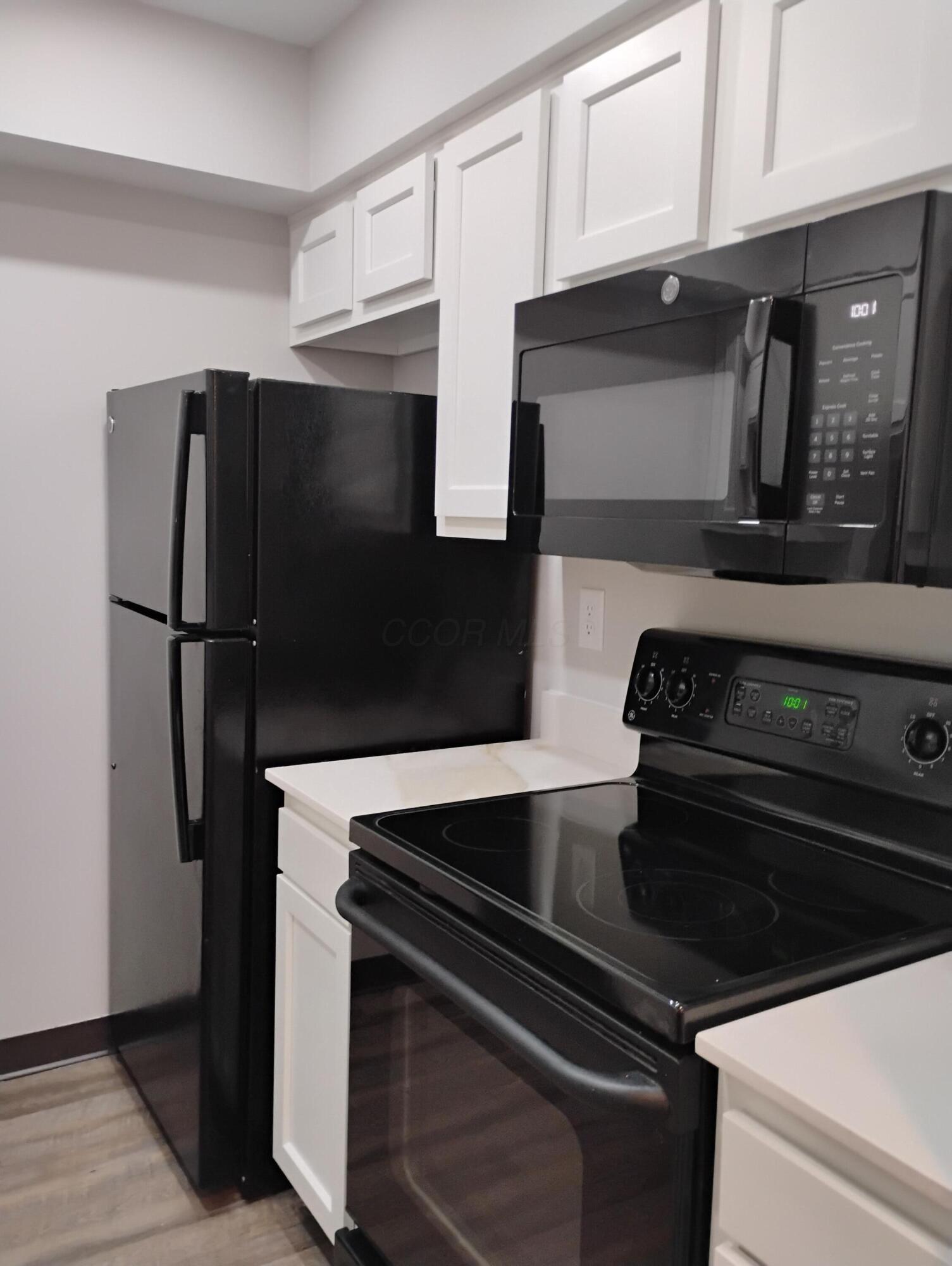 226040494 Property Photo 5