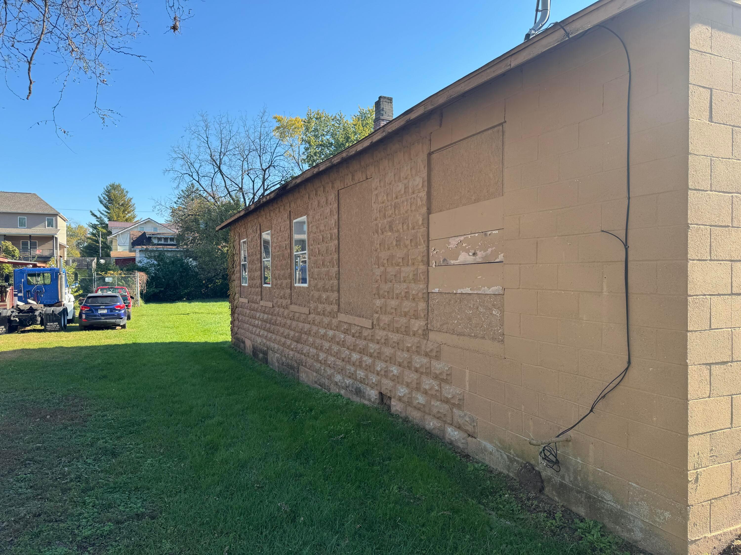 430 N Fayette Street Property Photo 3