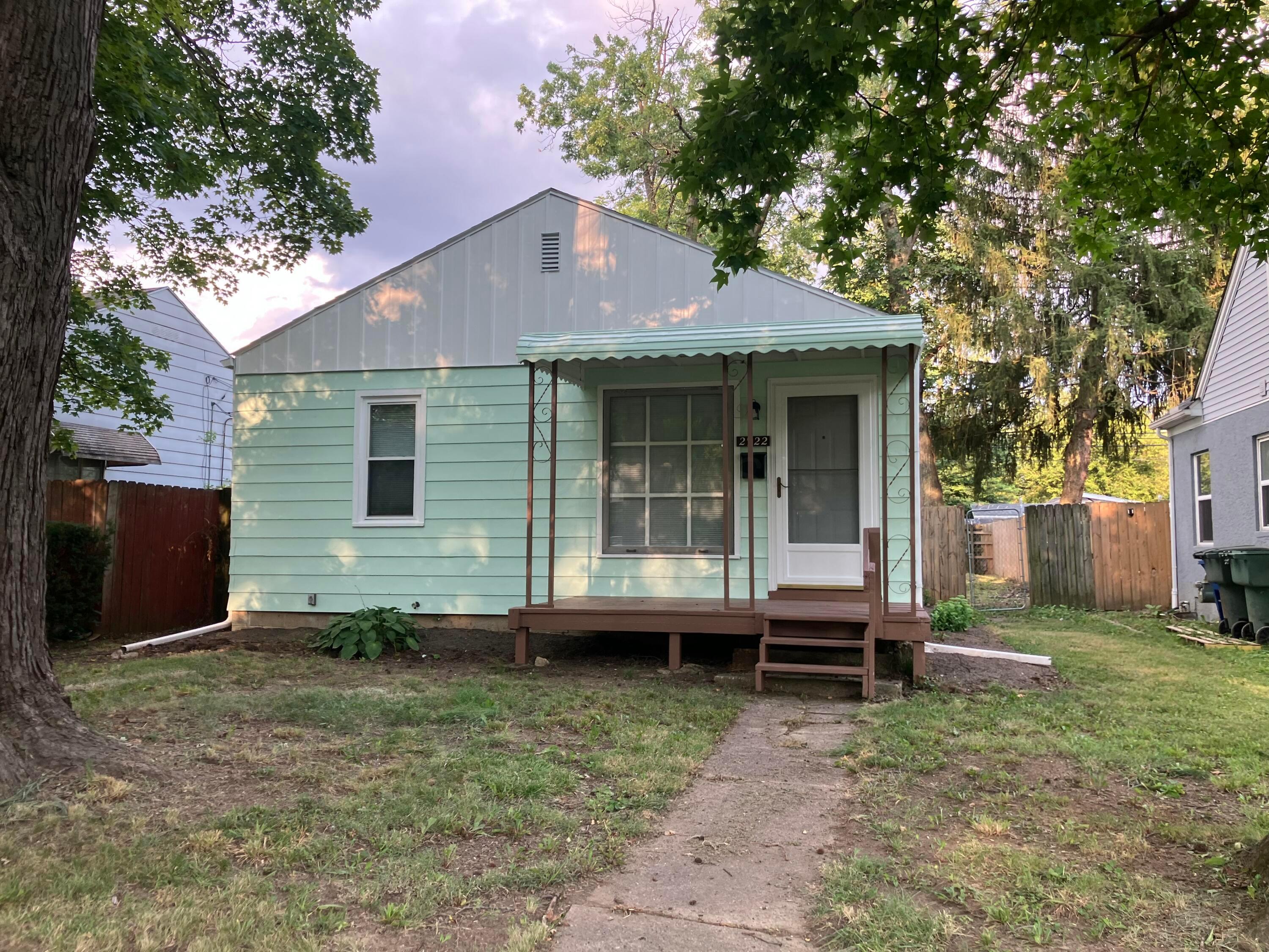 2922 Atwood Terrace Property Photo 1