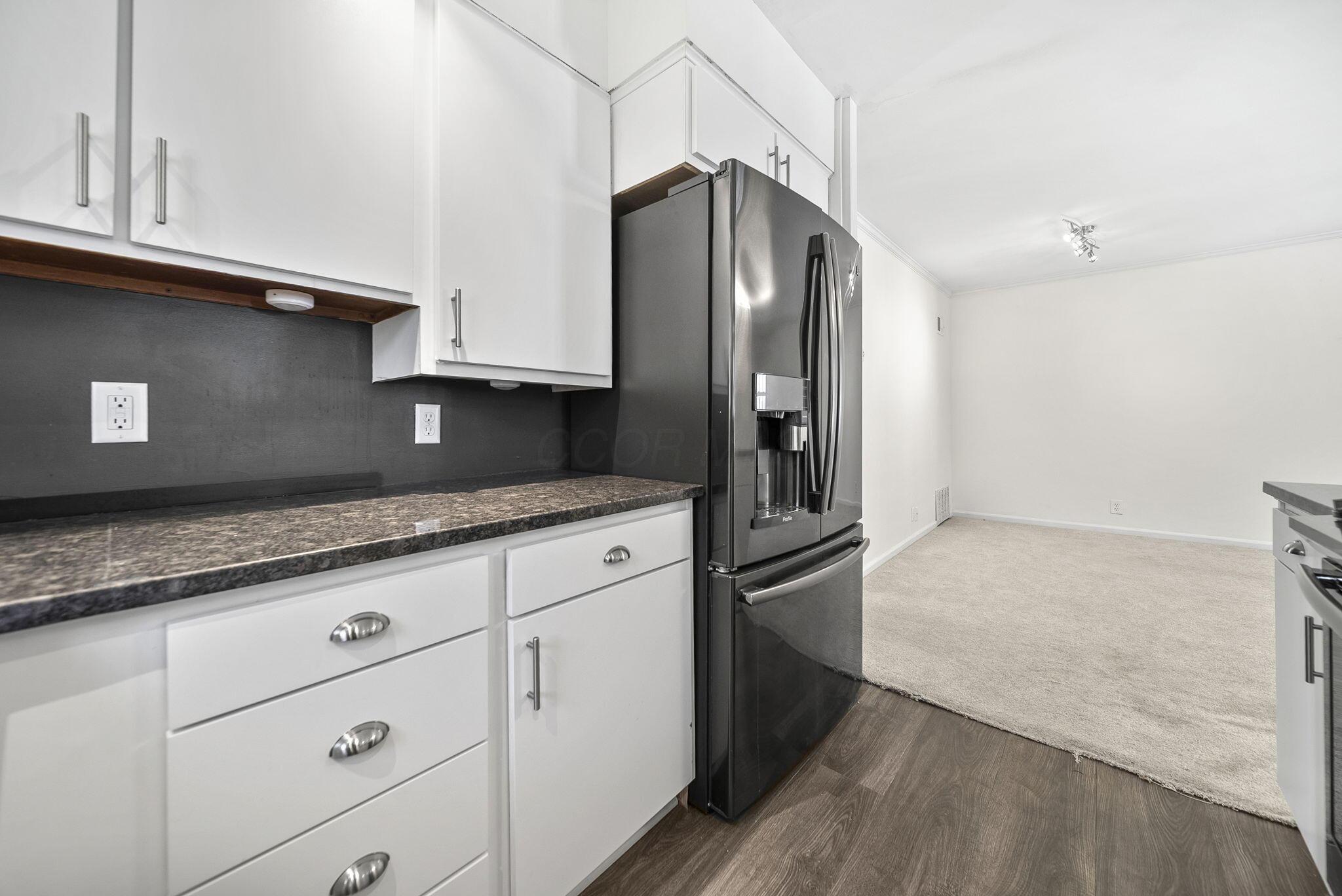 1631 Roxbury Road, B6 Property Photo 8