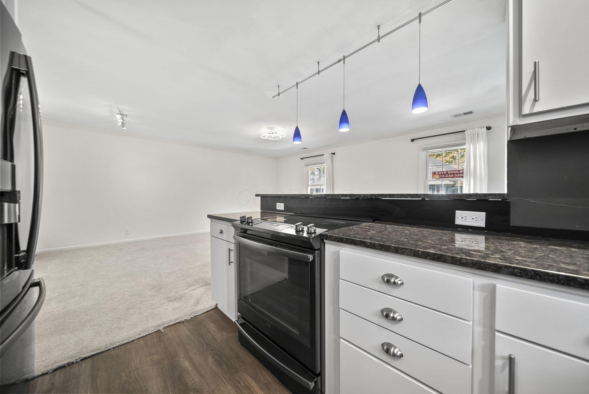 1631 Roxbury Road, B6 Property Photo 9