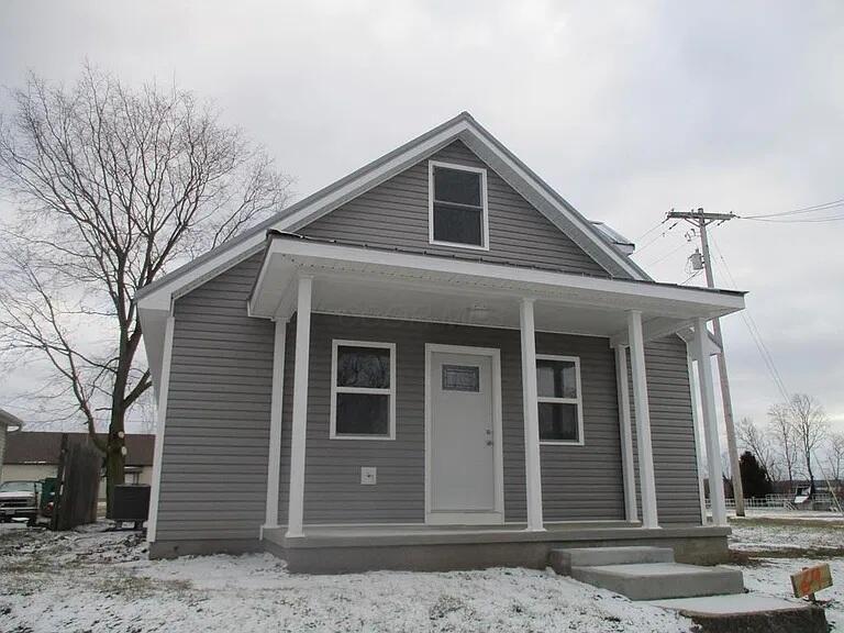69 S Main Street E Property Photo 1